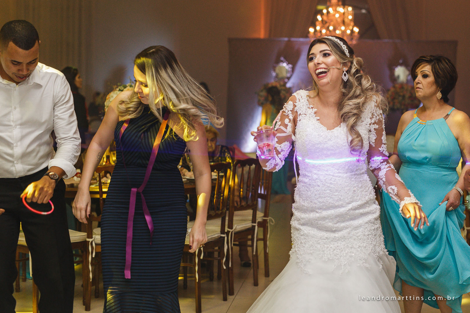Casamento no Bella Faria Eventos, do casal Tamires e Douglas