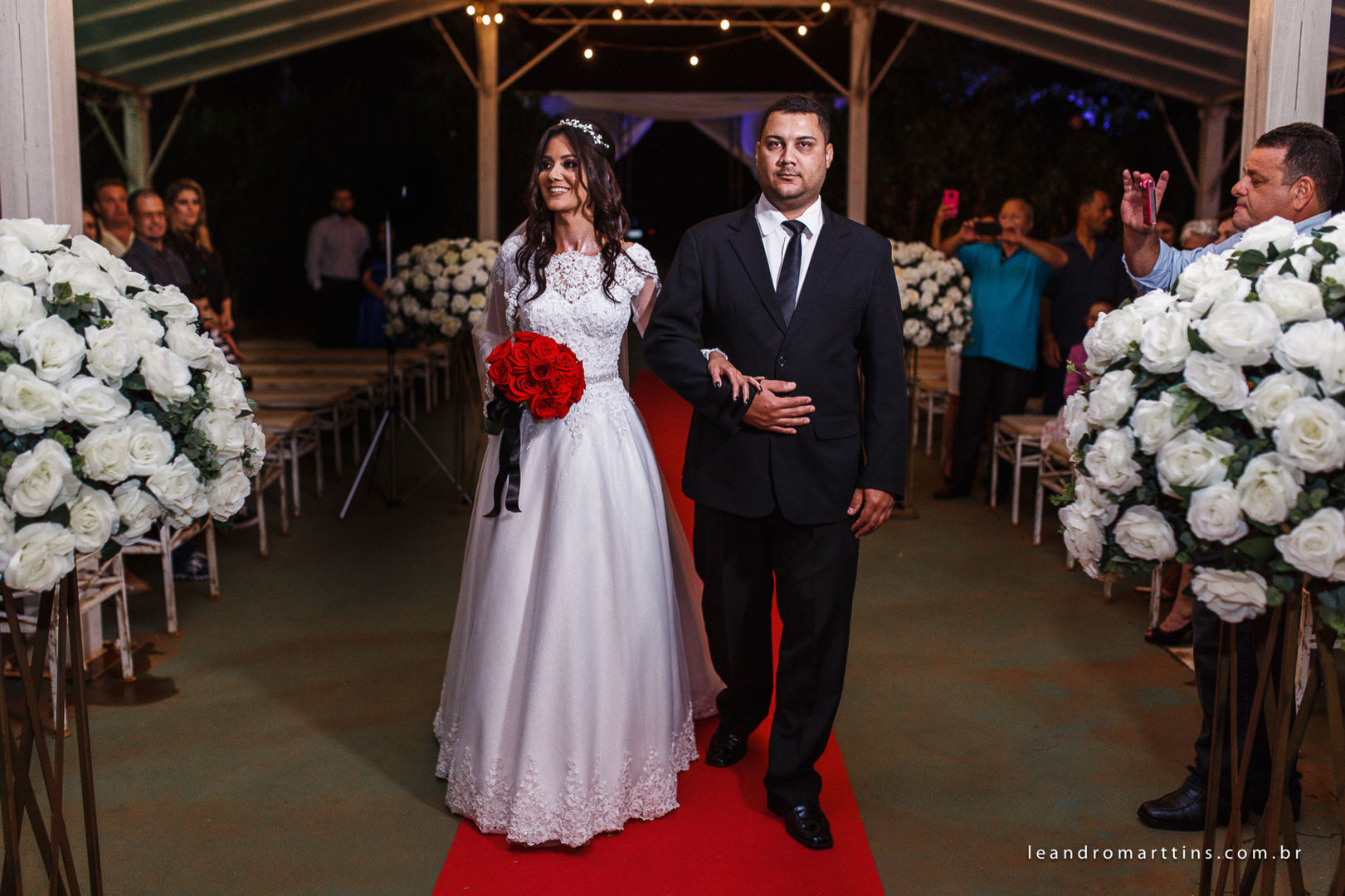 Casamento no espaço MariFestas, Guapiaçu, Luanna e Matheus