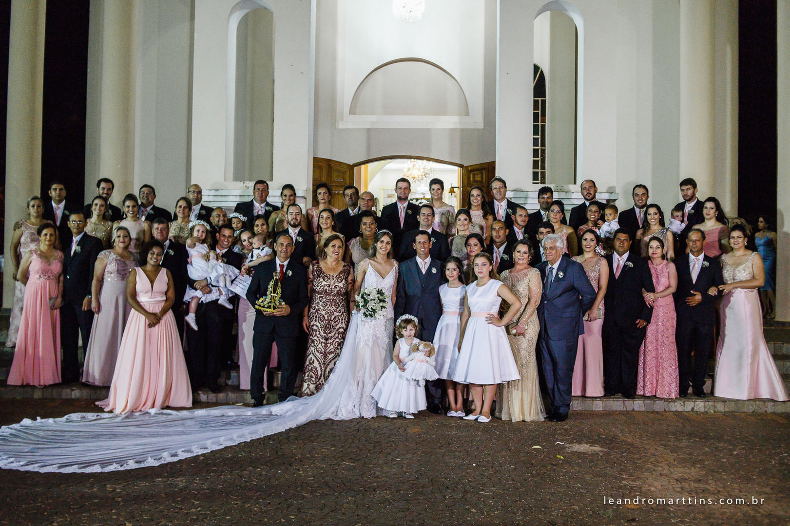Casamento Naiara e Lorran no espaço Marcorraro em Buritama