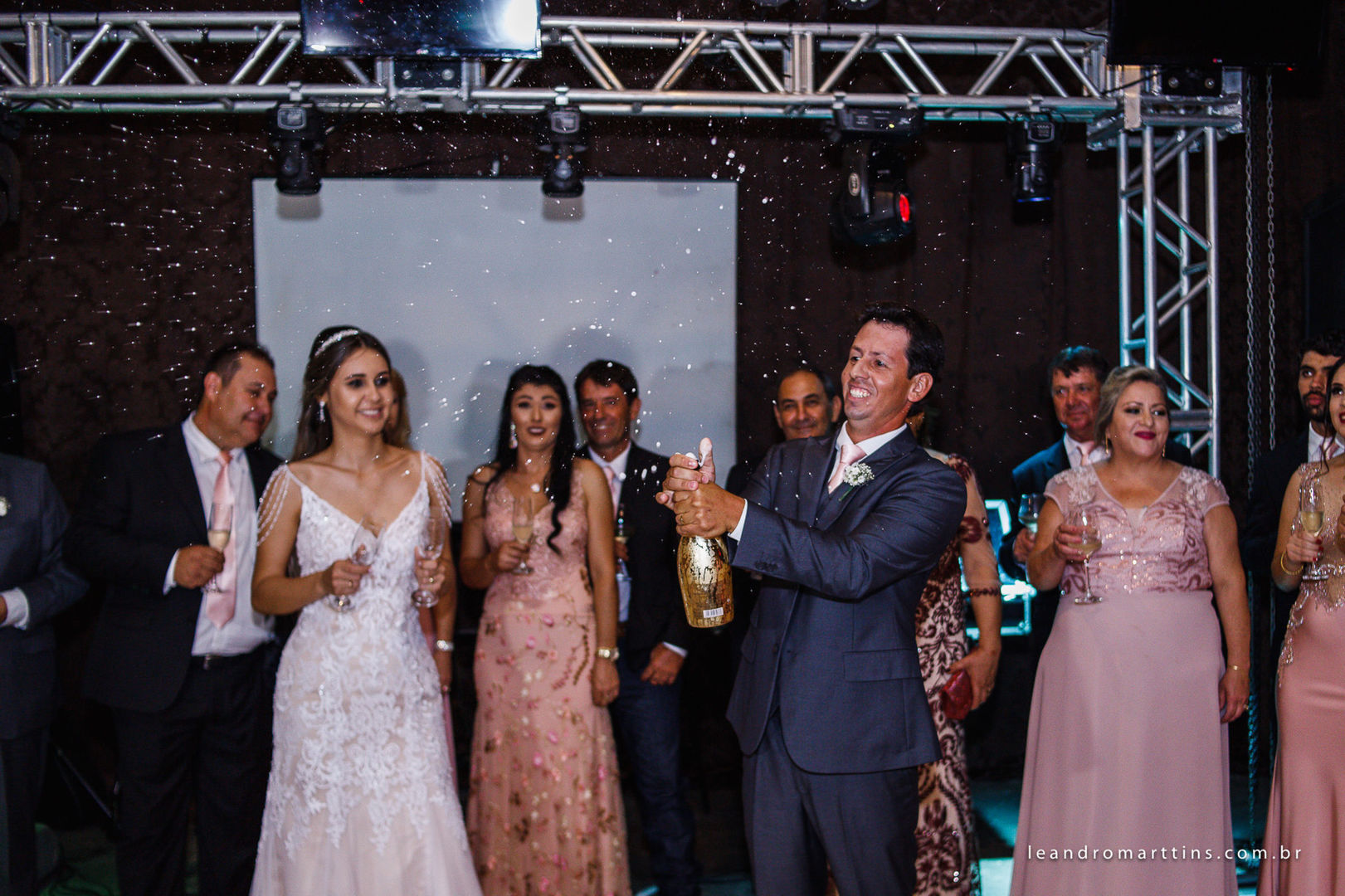 Casamento Naiara e Lorran no espaço Marcorraro em Buritama