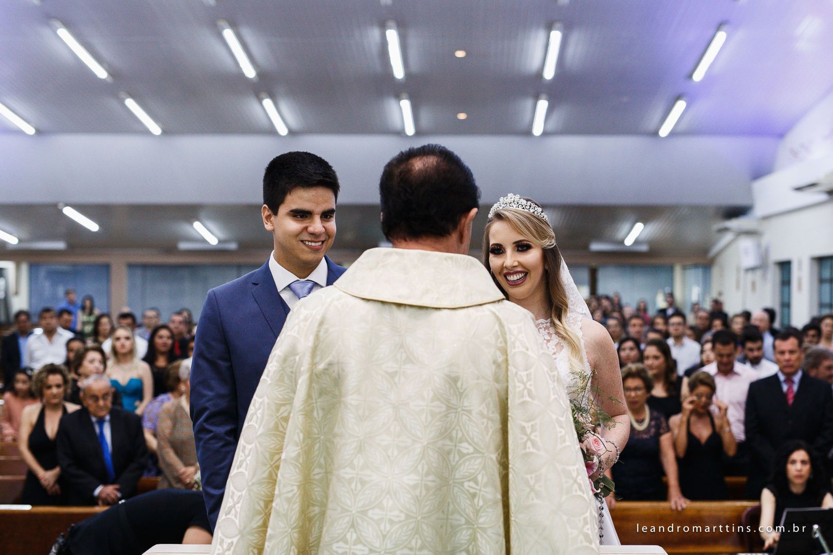 Casamento Ana e Thiago na Paróquia Menino Jesus de Praga