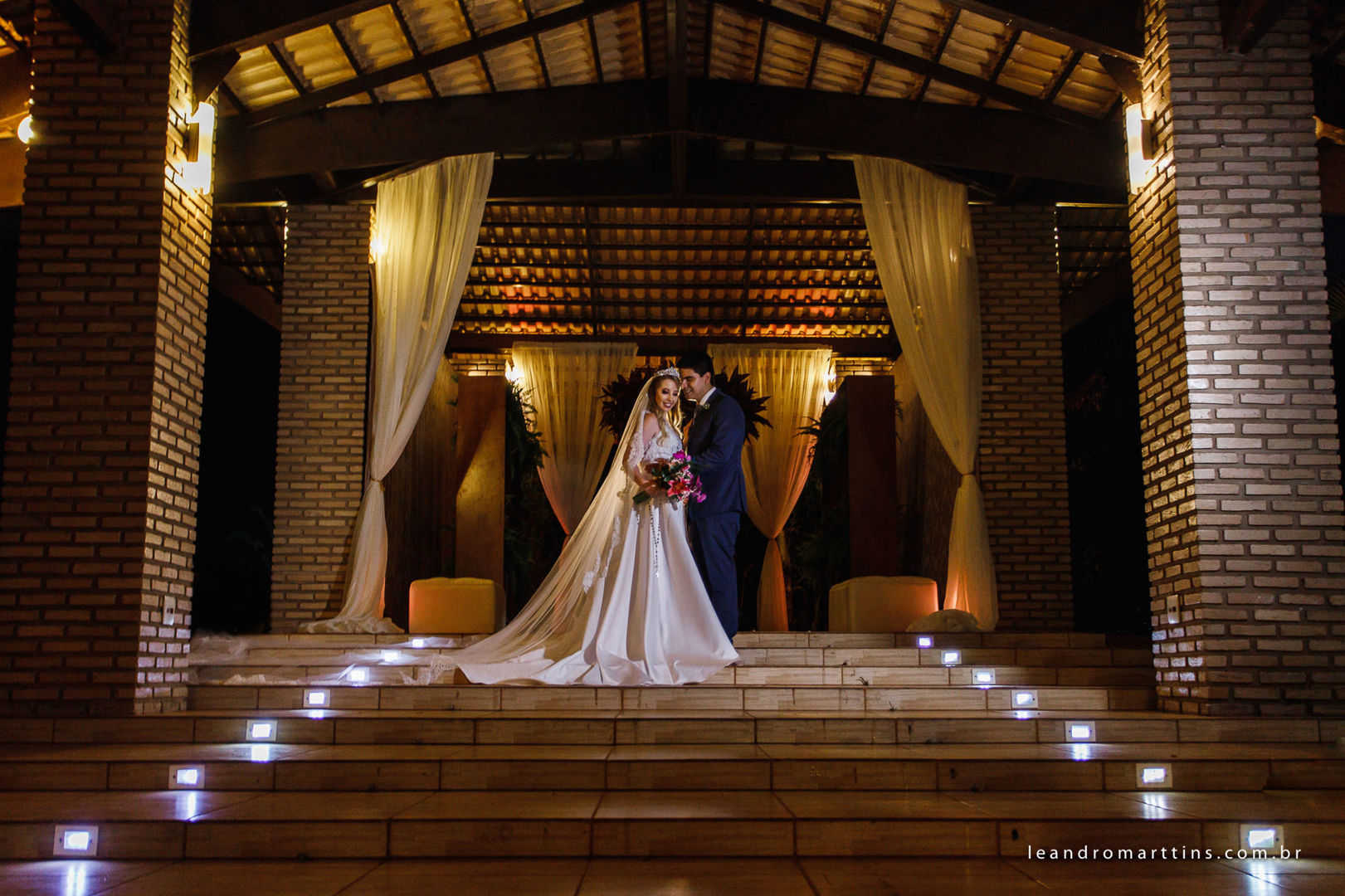 Casamento Ana e Thiago na Paróquia Menino Jesus de Praga