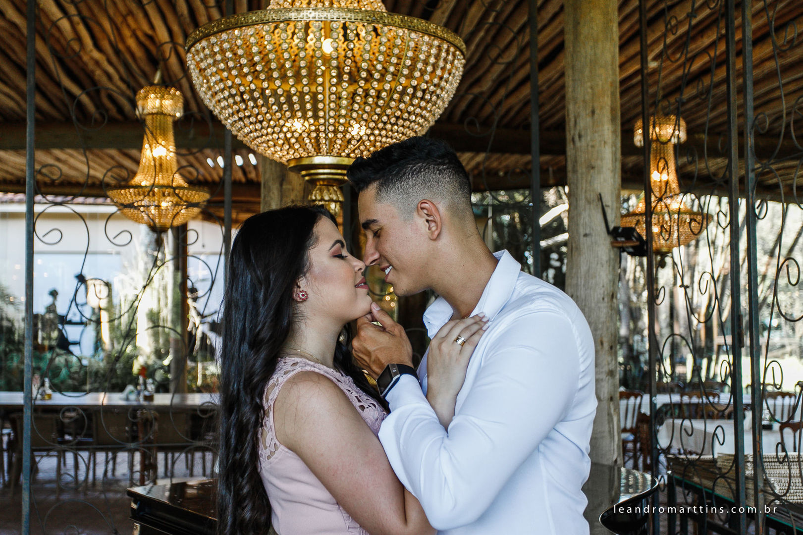 Pré Wedding Raianny e Vinícius no Antiquário Clever Casado