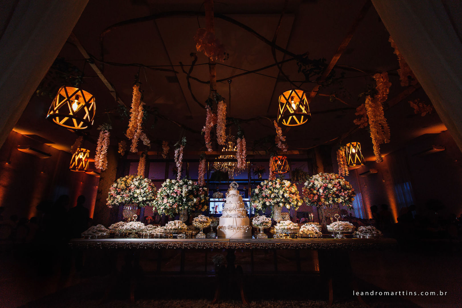 Casamento Raianny e Vinícius no espaço Bella Faria Eventos