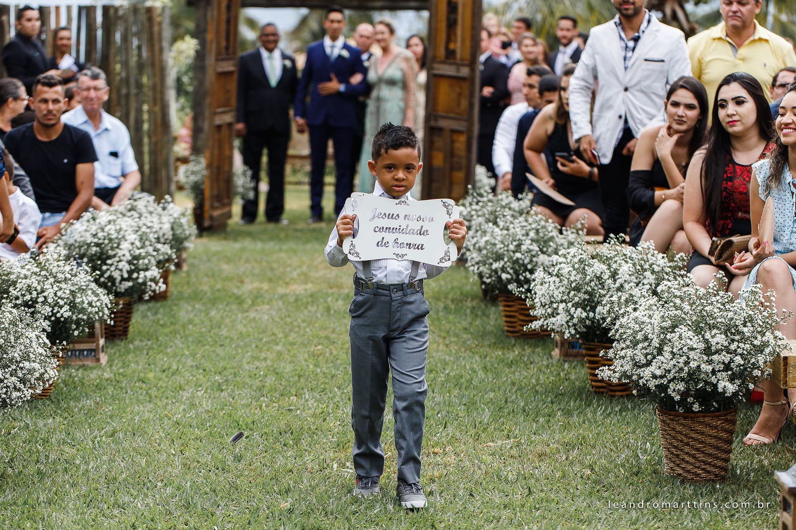 Casamento Raianny e Vinícius no espaço Bella Faria Eventos