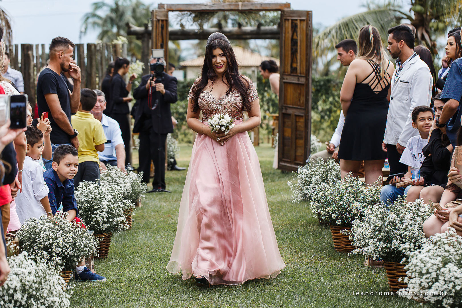 Casamento Raianny e Vinícius no espaço Bella Faria Eventos