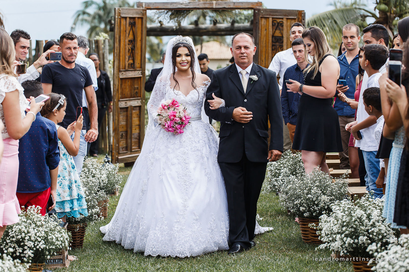 Casamento Raianny e Vinícius no espaço Bella Faria Eventos