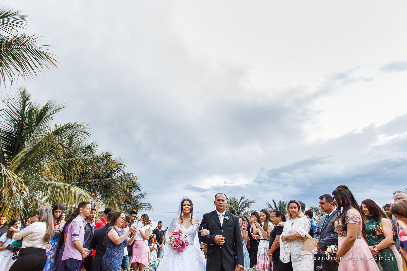 Casamento Raianny e Vinícius no espaço Bella Faria Eventos