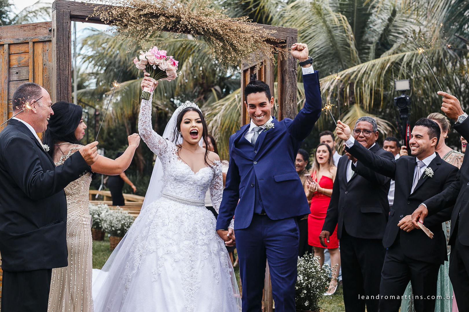 Casamento Raianny e Vinícius no espaço Bella Faria Eventos