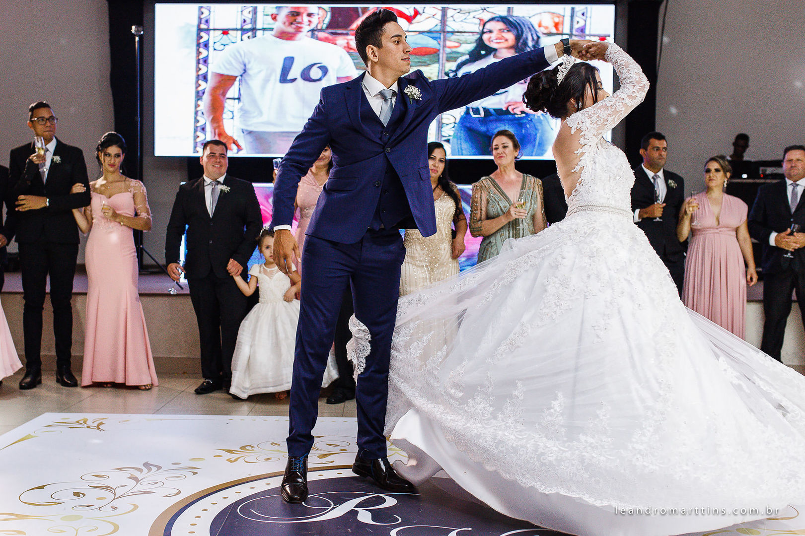 Casamento Raianny e Vinícius no espaço Bella Faria Eventos