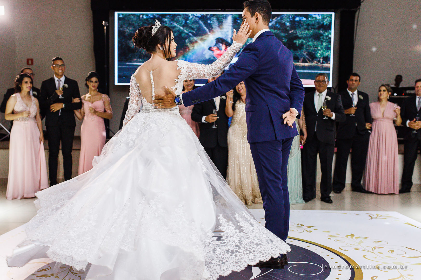 Casamento Raianny e Vinícius no espaço Bella Faria Eventos