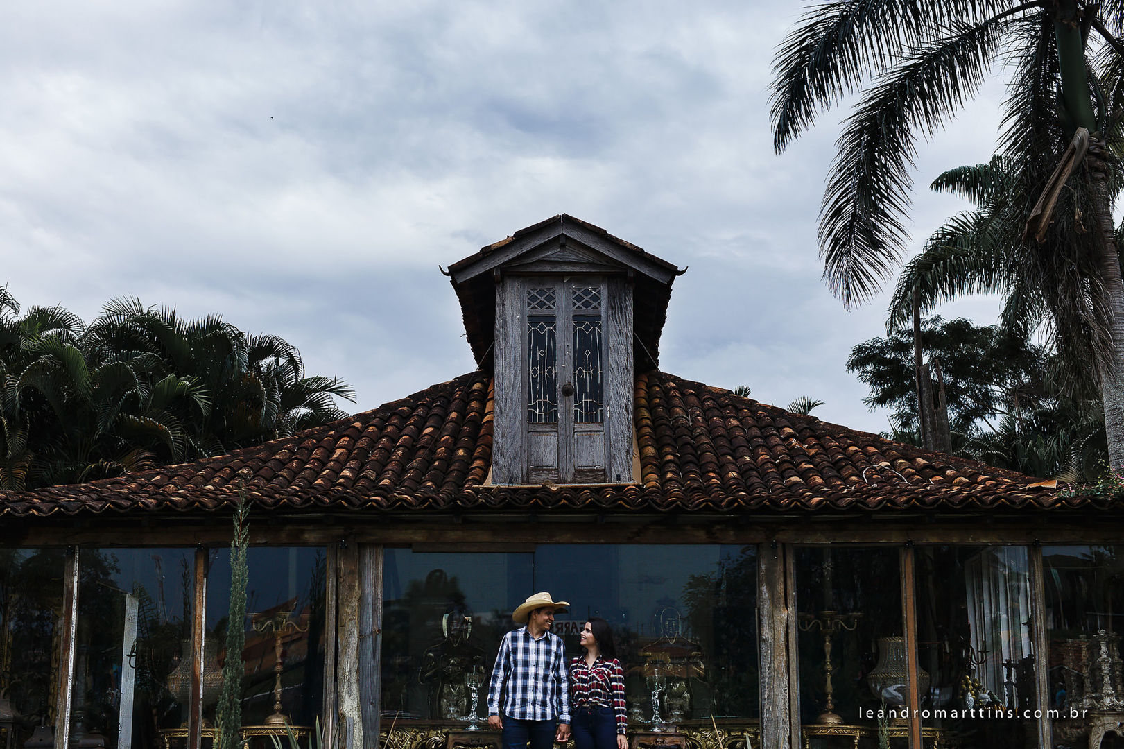 Pré Wedding Pâmela e Tiago no Antiquário Clever Casado