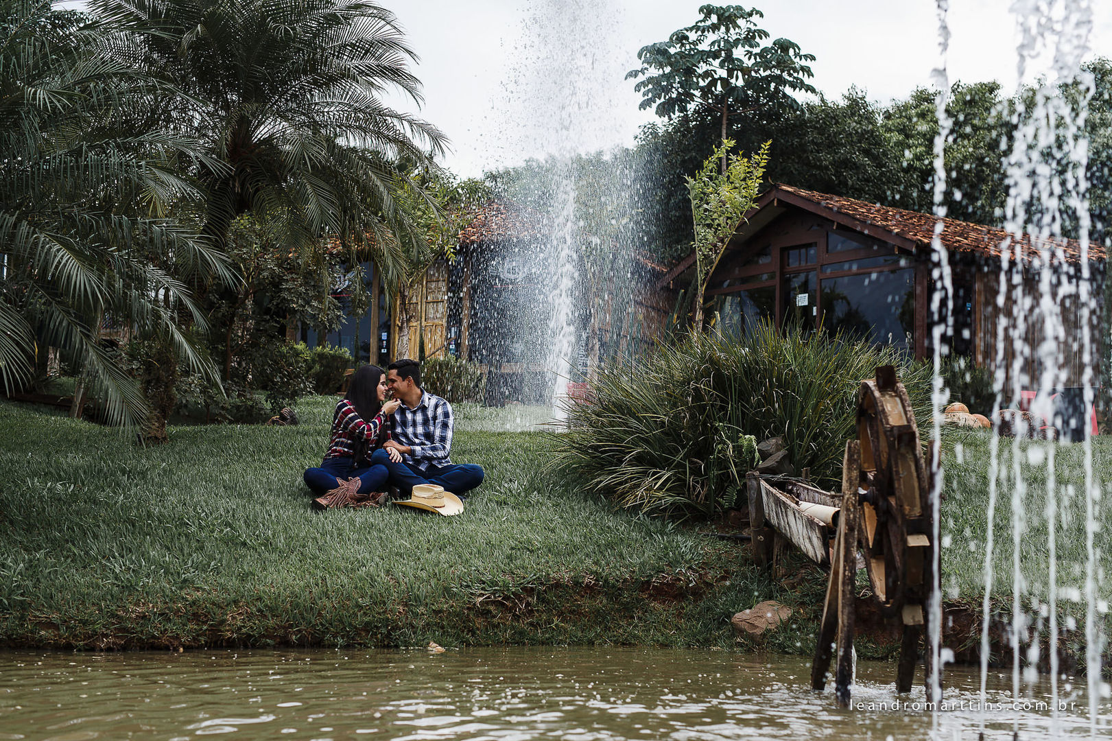 Pré Wedding Pâmela e Tiago no Antiquário Clever Casado