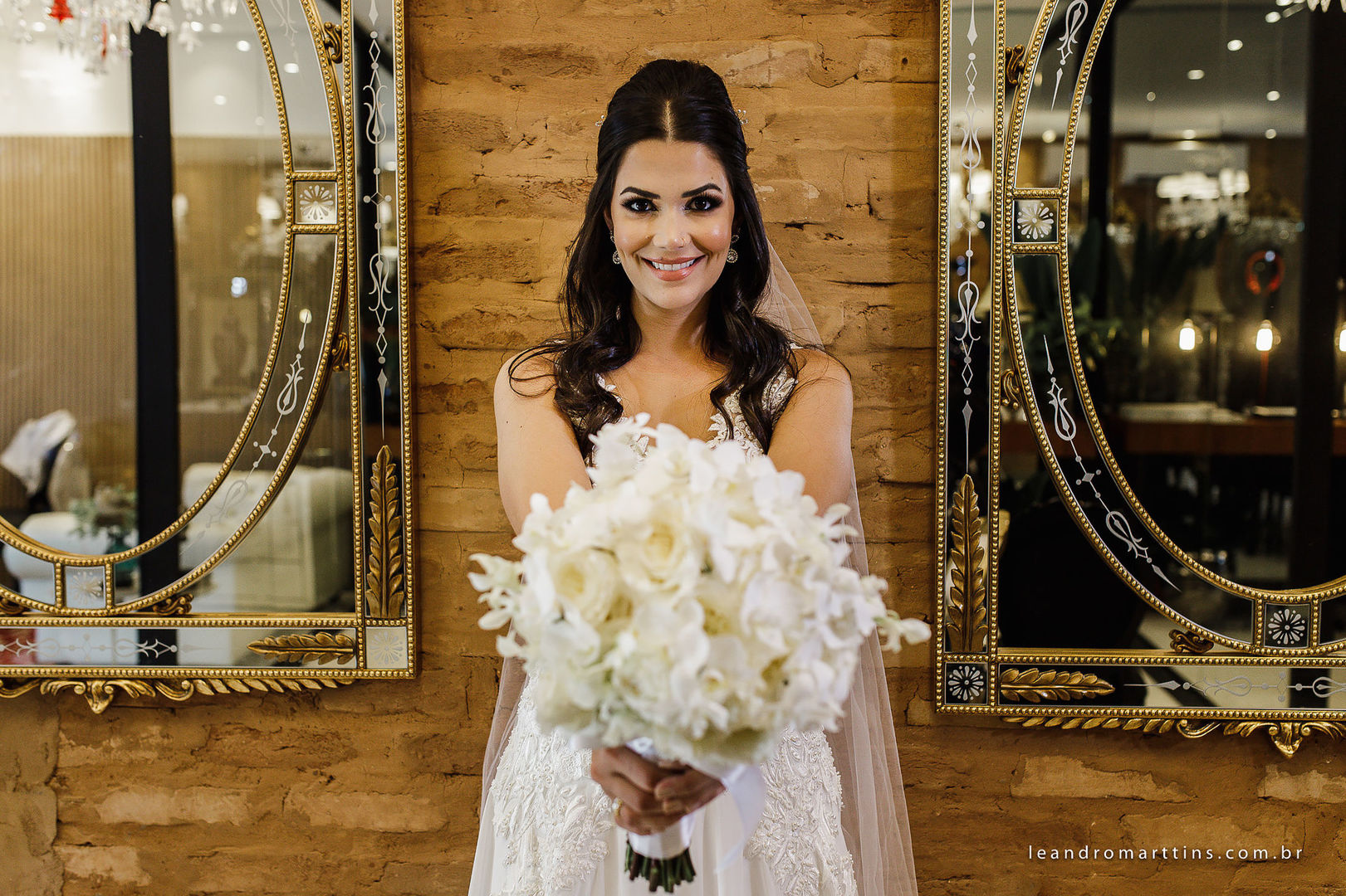 Casamento Helenita e Gabriel no espaço Maison Buffet Ge-Vera