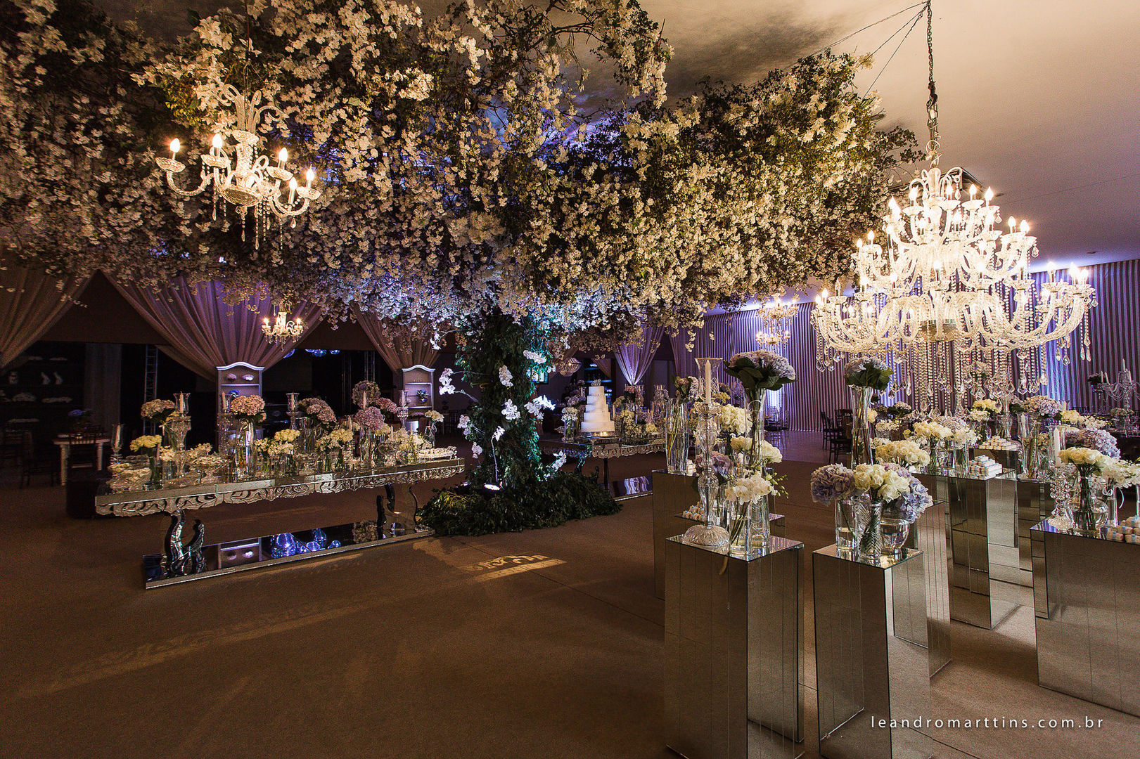 Casamento Helenita e Gabriel no espaço Maison Buffet Ge-Vera