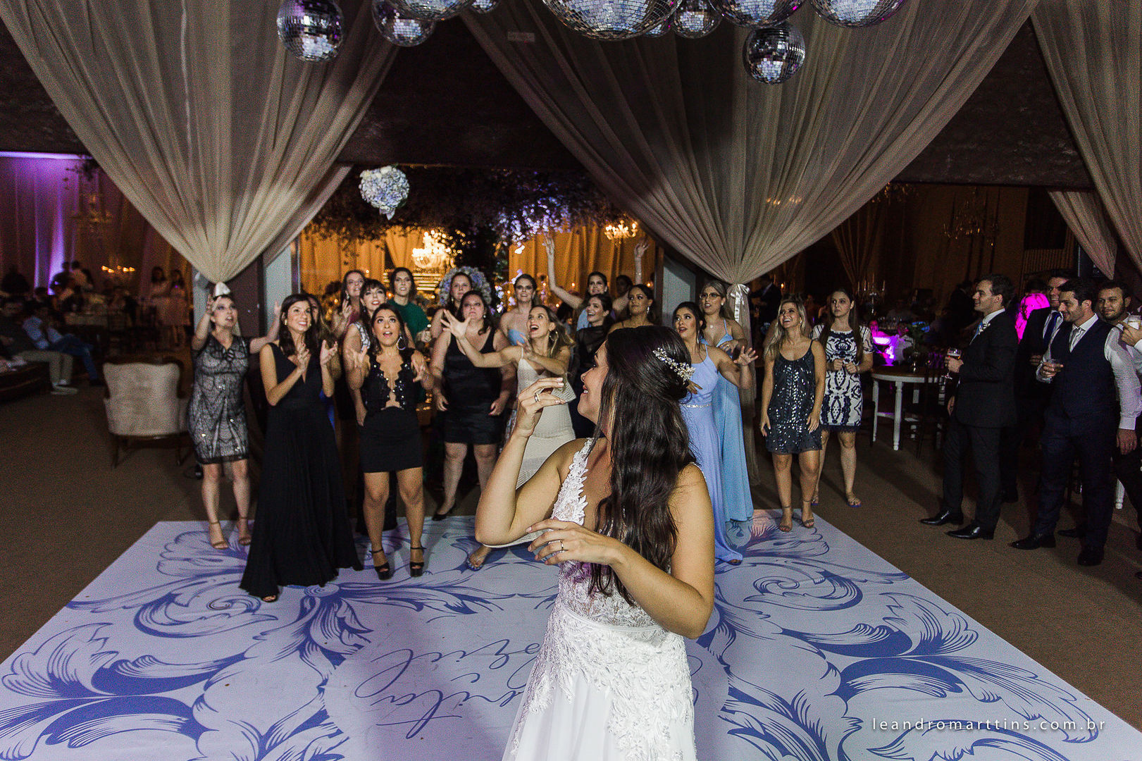 Casamento Helenita e Gabriel no espaço Maison Buffet Ge-Vera