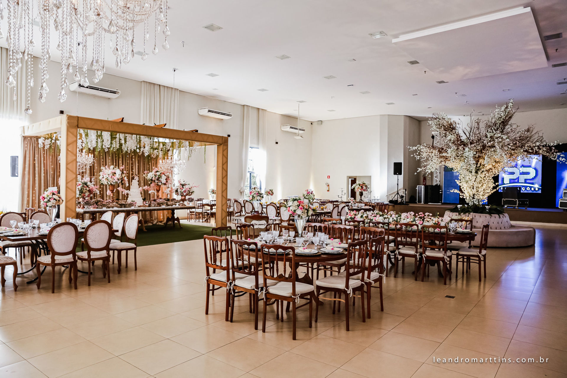 Casamento Edilaine e Danilo no espaço Bella Faria Eventos