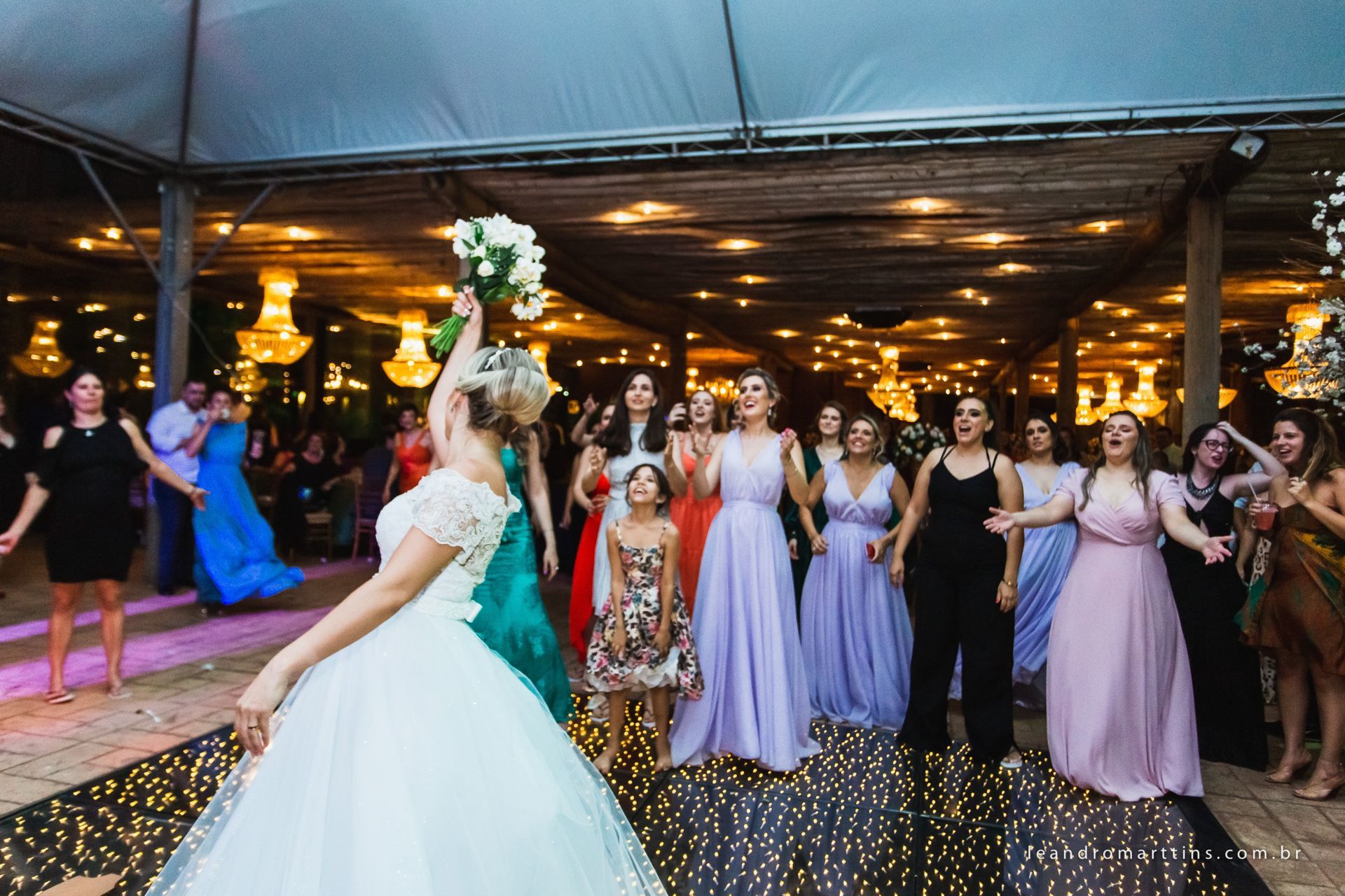 Casamento Natália e João na igreja Matriz de Mirassol