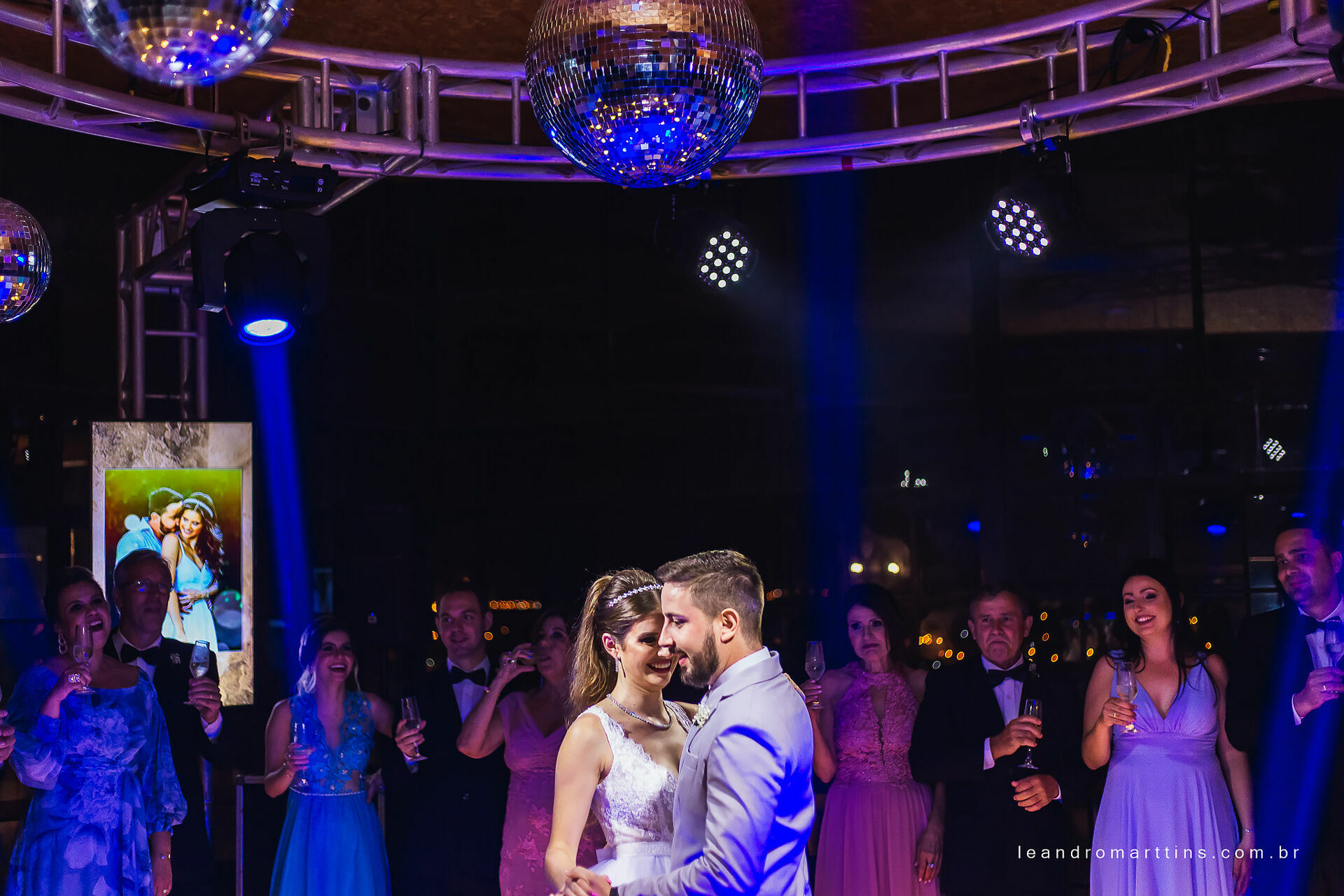 Casamento Marcele e Vitor na igreja Basílica com recepção no espaço Glauber Carvalho
