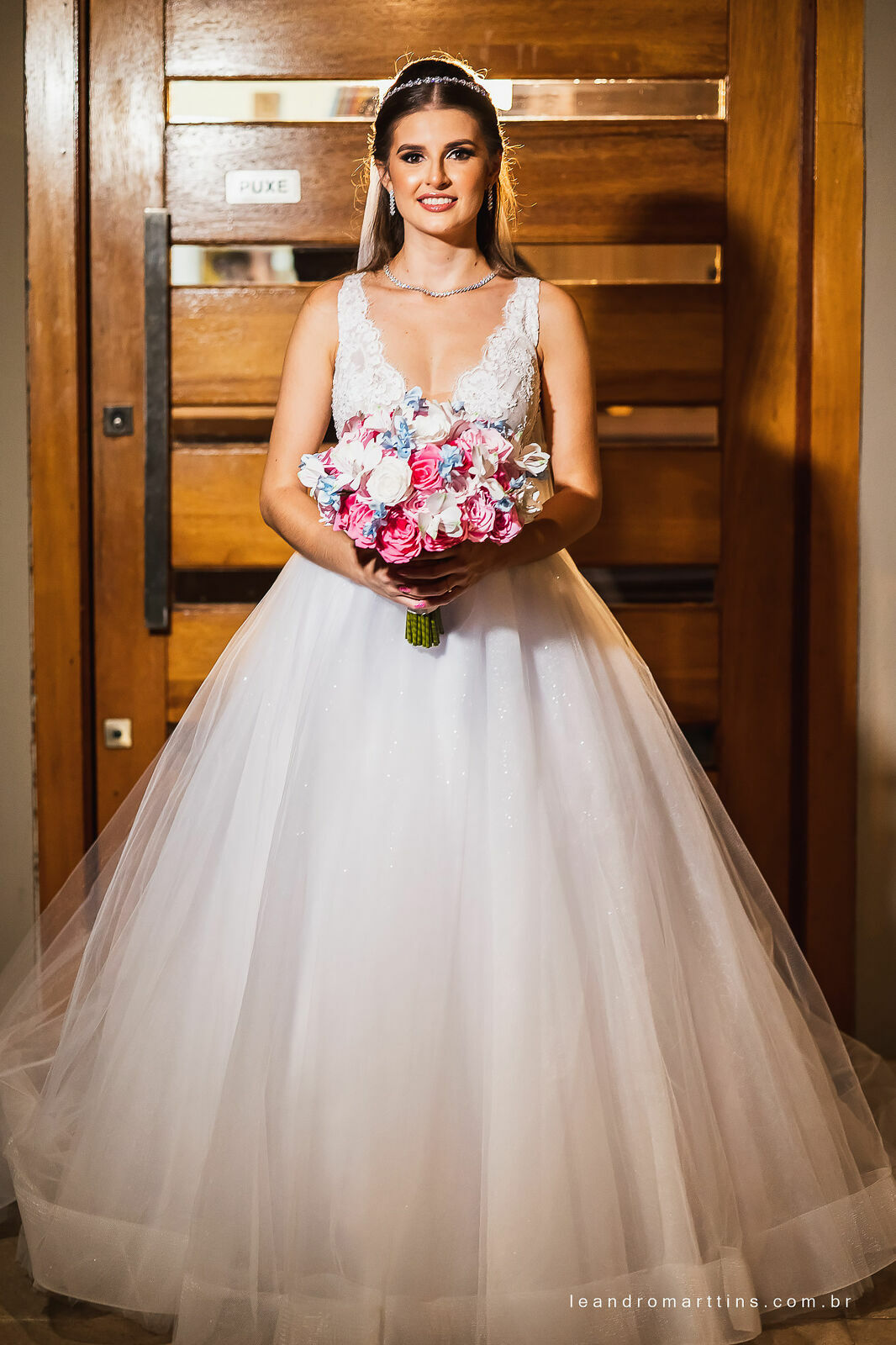 Casamento Marcele e Vitor na igreja Basílica com recepção no espaço Glauber Carvalho