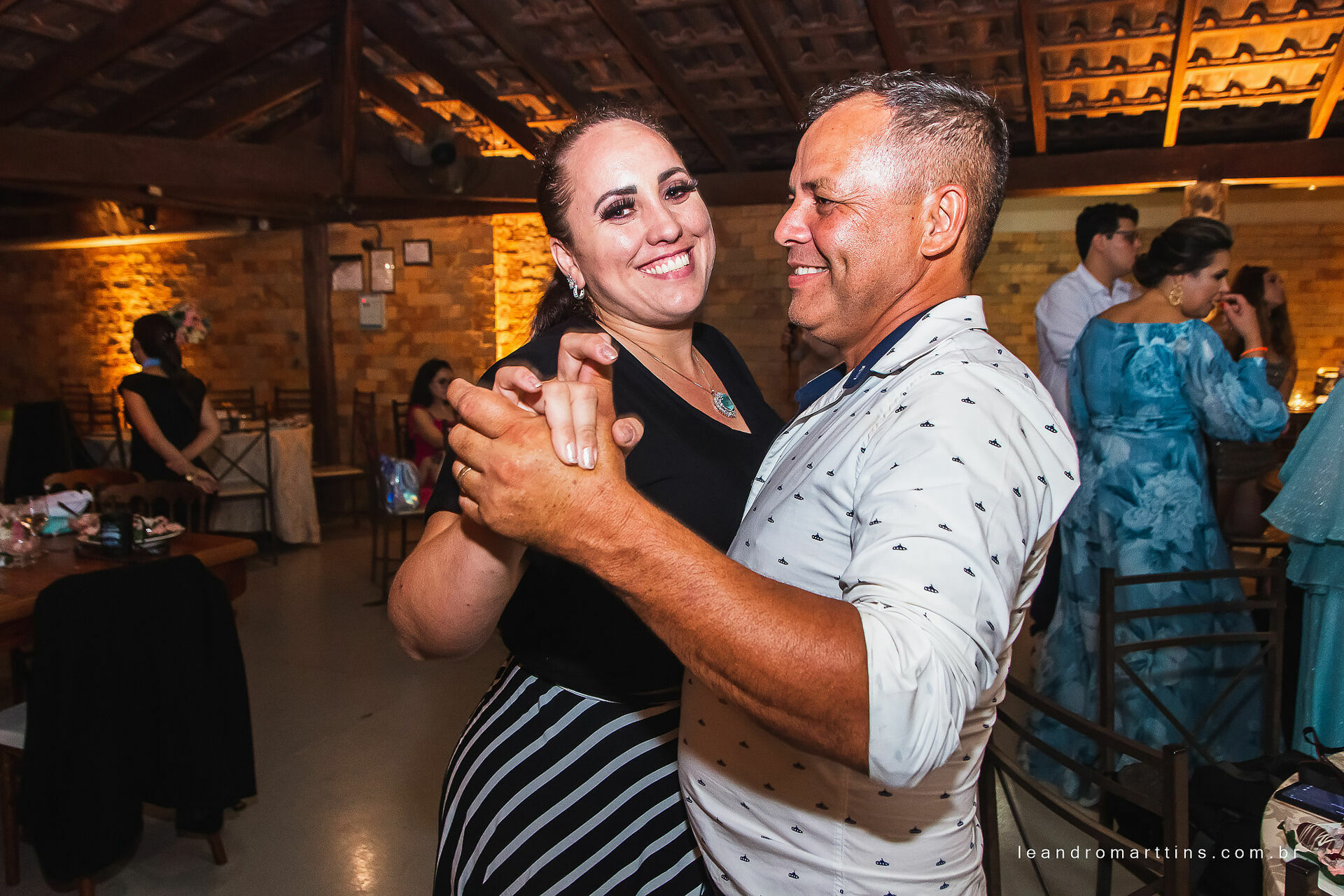 Casamento Marcele e Vitor na igreja Basílica com recepção no espaço Glauber Carvalho