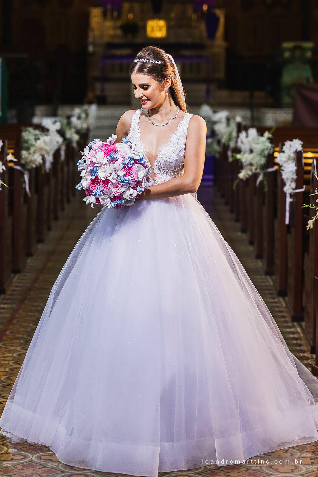 Casamento Marcele e Vitor na igreja Basílica com recepção no espaço Glauber Carvalho