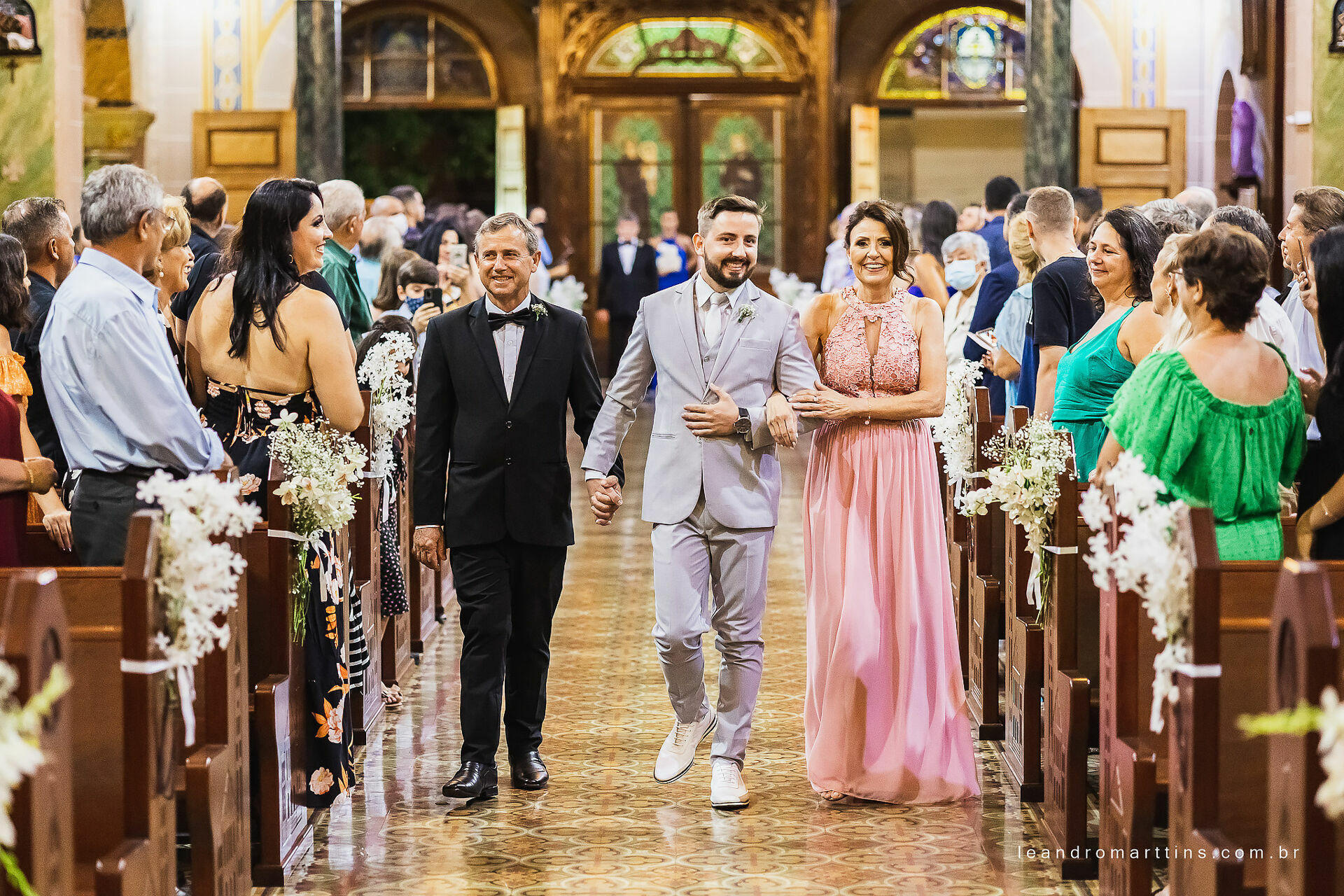Casamento Marcele e Vitor na igreja Basílica com recepção no espaço Glauber Carvalho