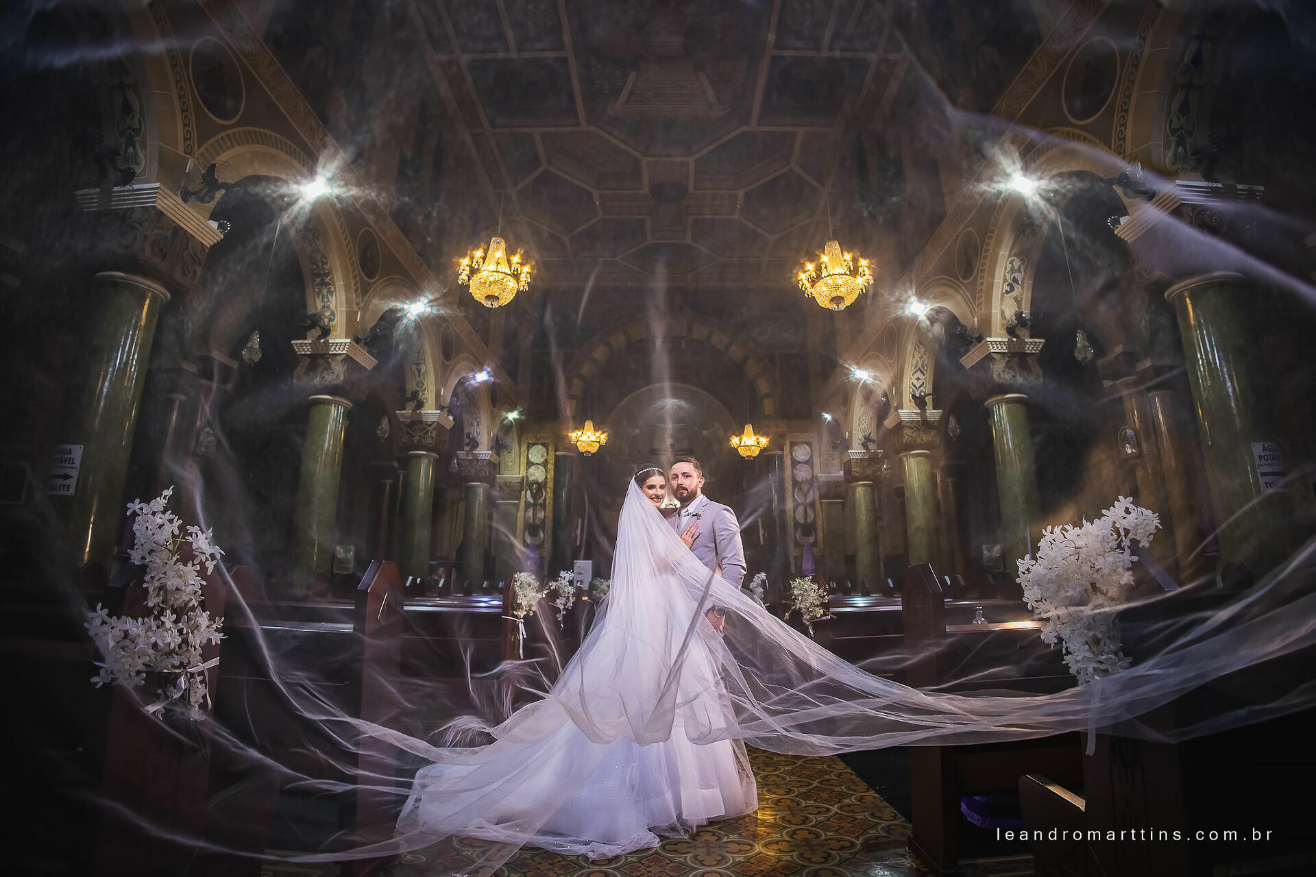 Casamento Marcele e Vitor na igreja Basílica com recepção no espaço Glauber Carvalho