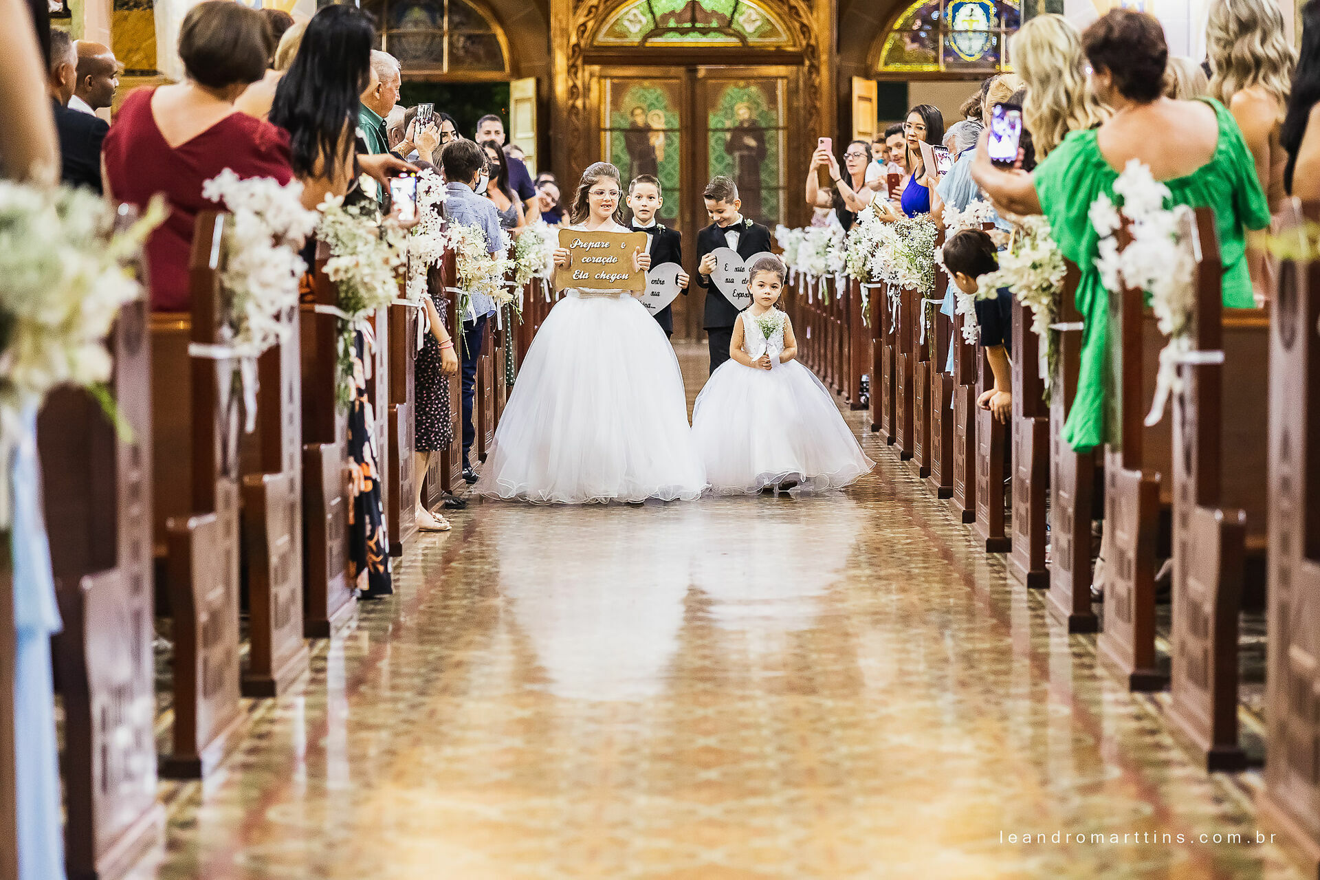 Casamento Marcele e Vitor na igreja Basílica com recepção no espaço Glauber Carvalho