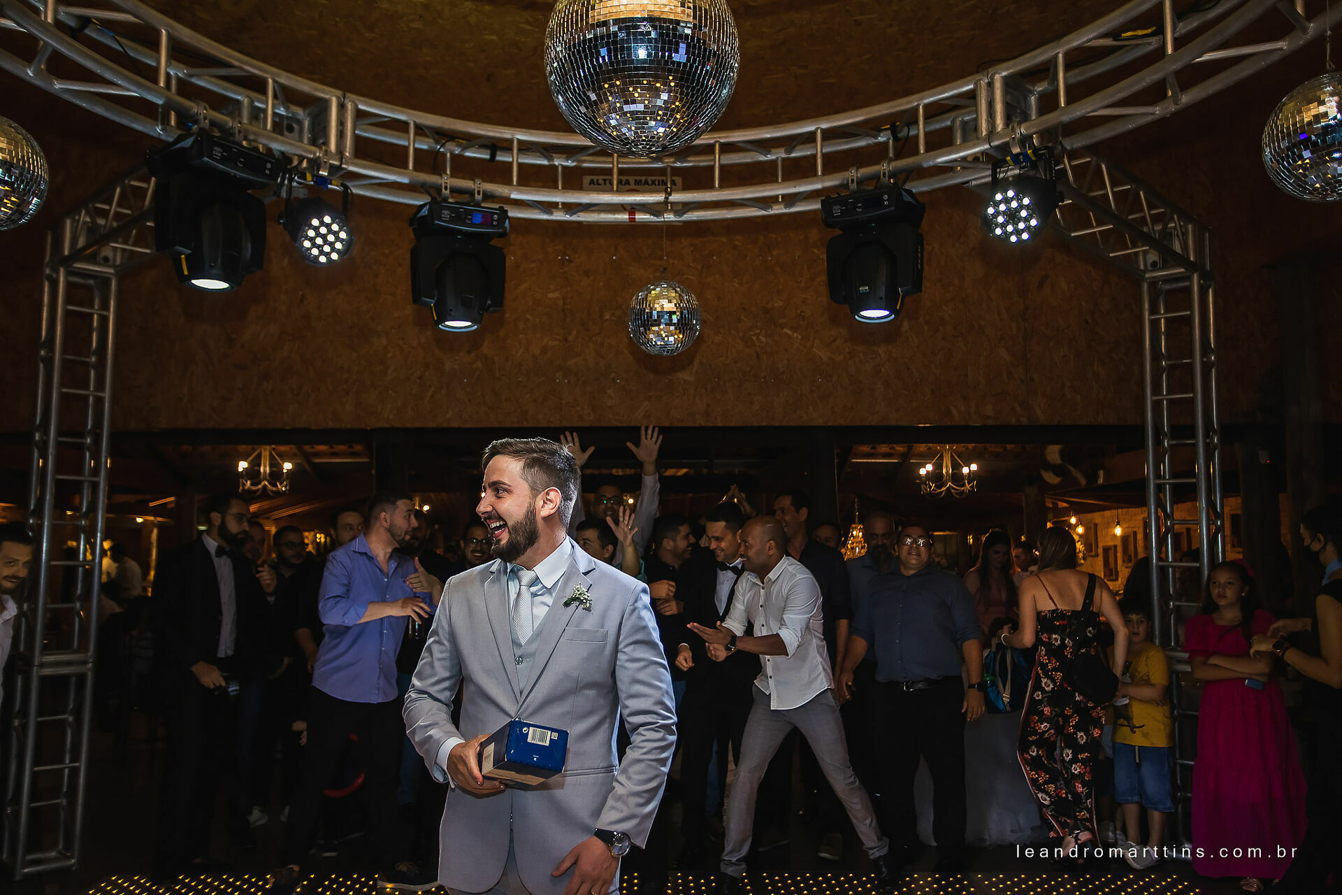 Casamento Marcele e Vitor na igreja Basílica com recepção no espaço Glauber Carvalho