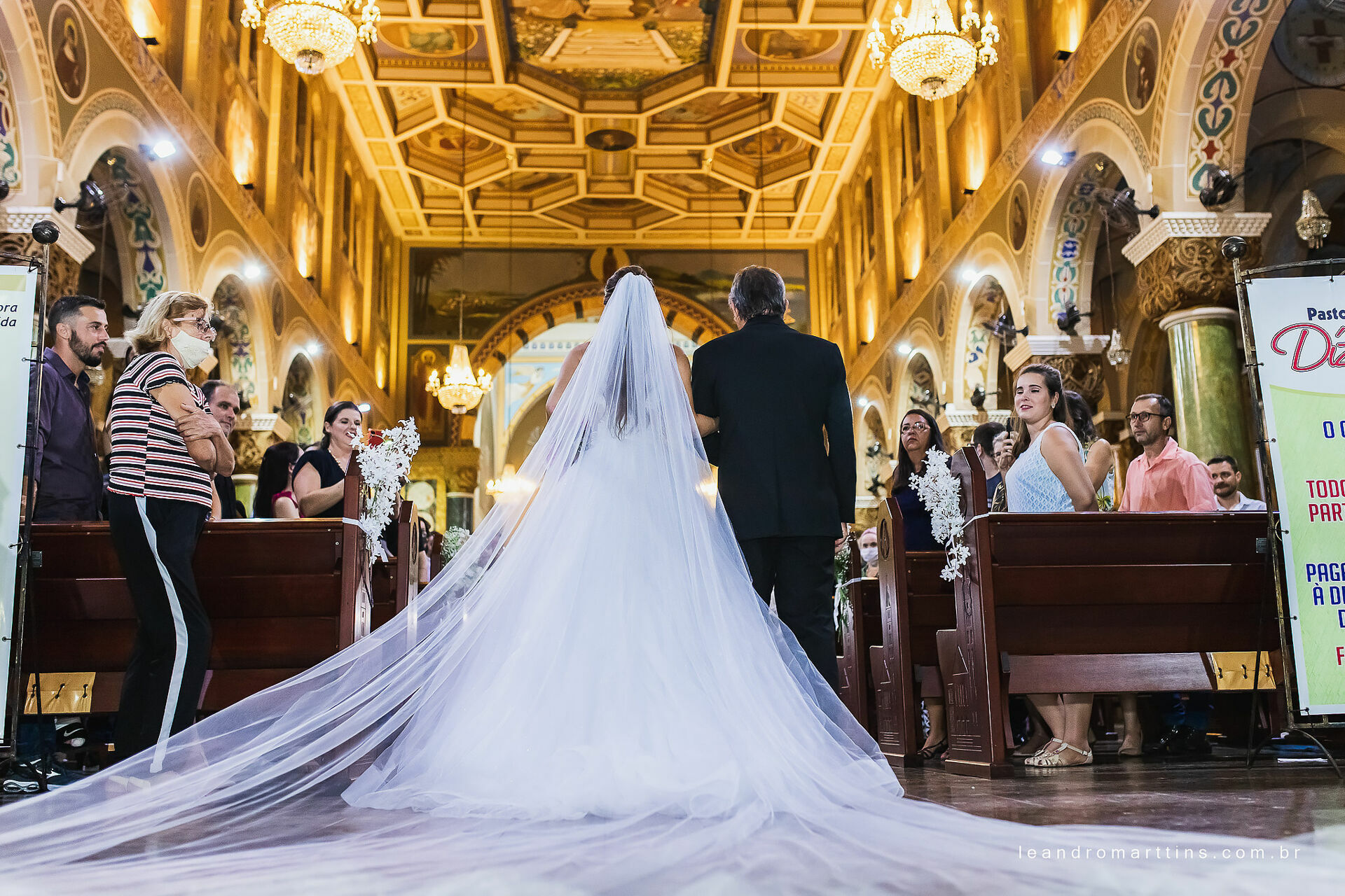 Casamento Marcele e Vitor na igreja Basílica com recepção no espaço Glauber Carvalho