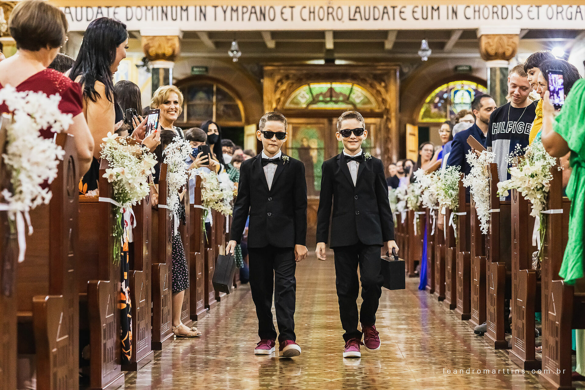 Casamento Marcele e Vitor na igreja Basílica com recepção no espaço Glauber Carvalho