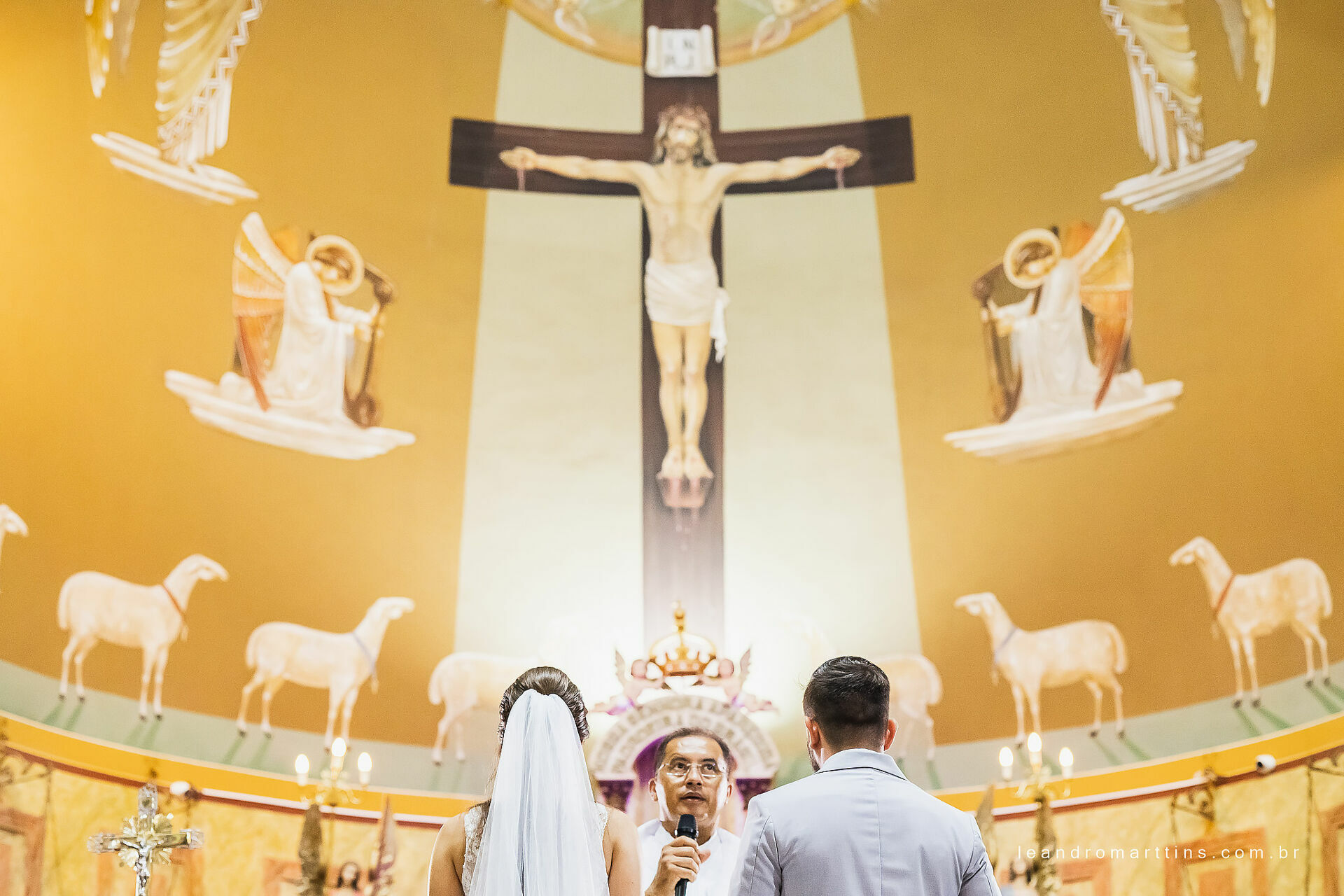 Casamento Marcele e Vitor na igreja Basílica com recepção no espaço Glauber Carvalho