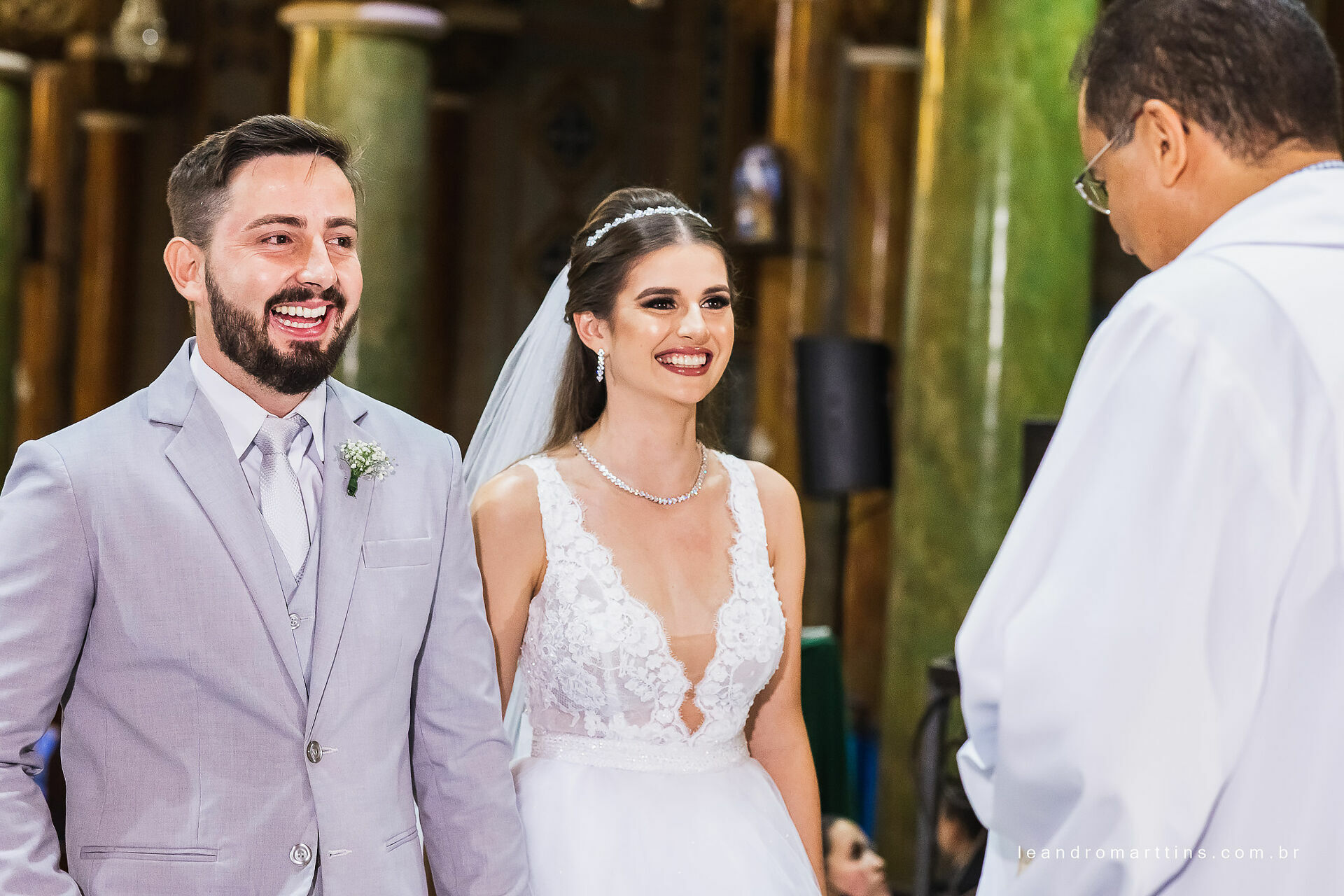 Casamento Marcele e Vitor na igreja Basílica com recepção no espaço Glauber Carvalho
