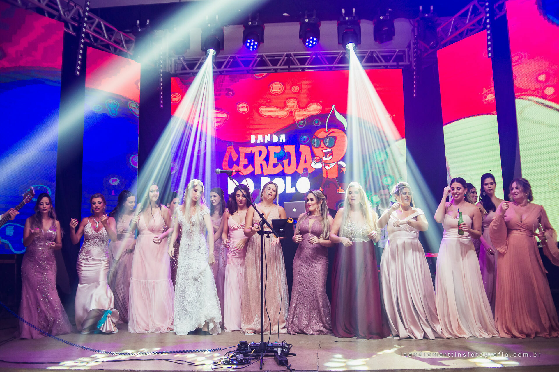 Casamento Maria e Gabriel no espaço Bella Faria Eventos