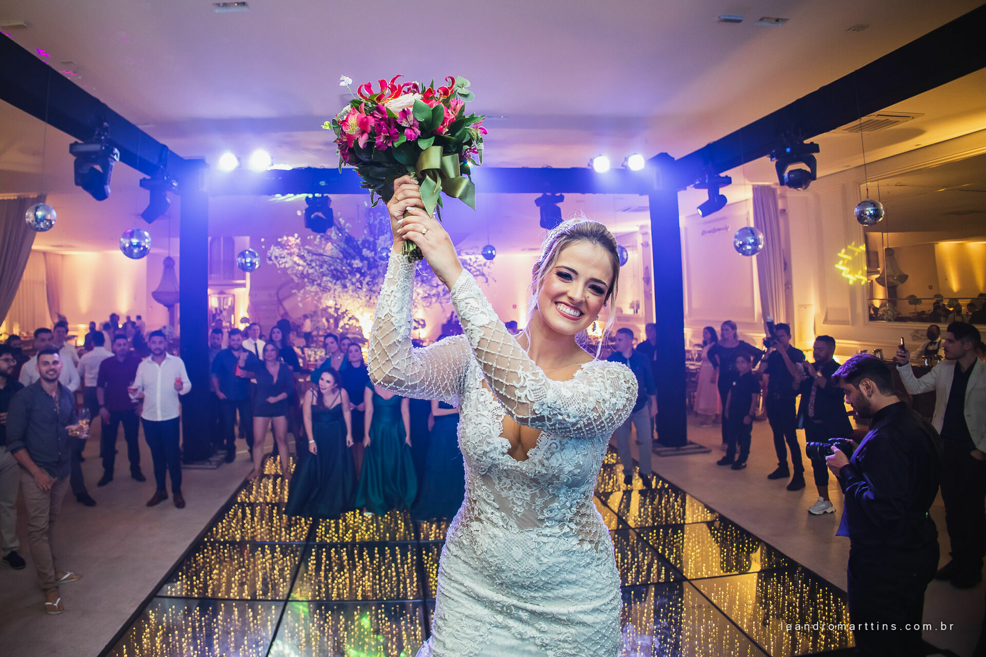 Casamento Larissa e Thiago no espaço Almeida Pires Buffet
