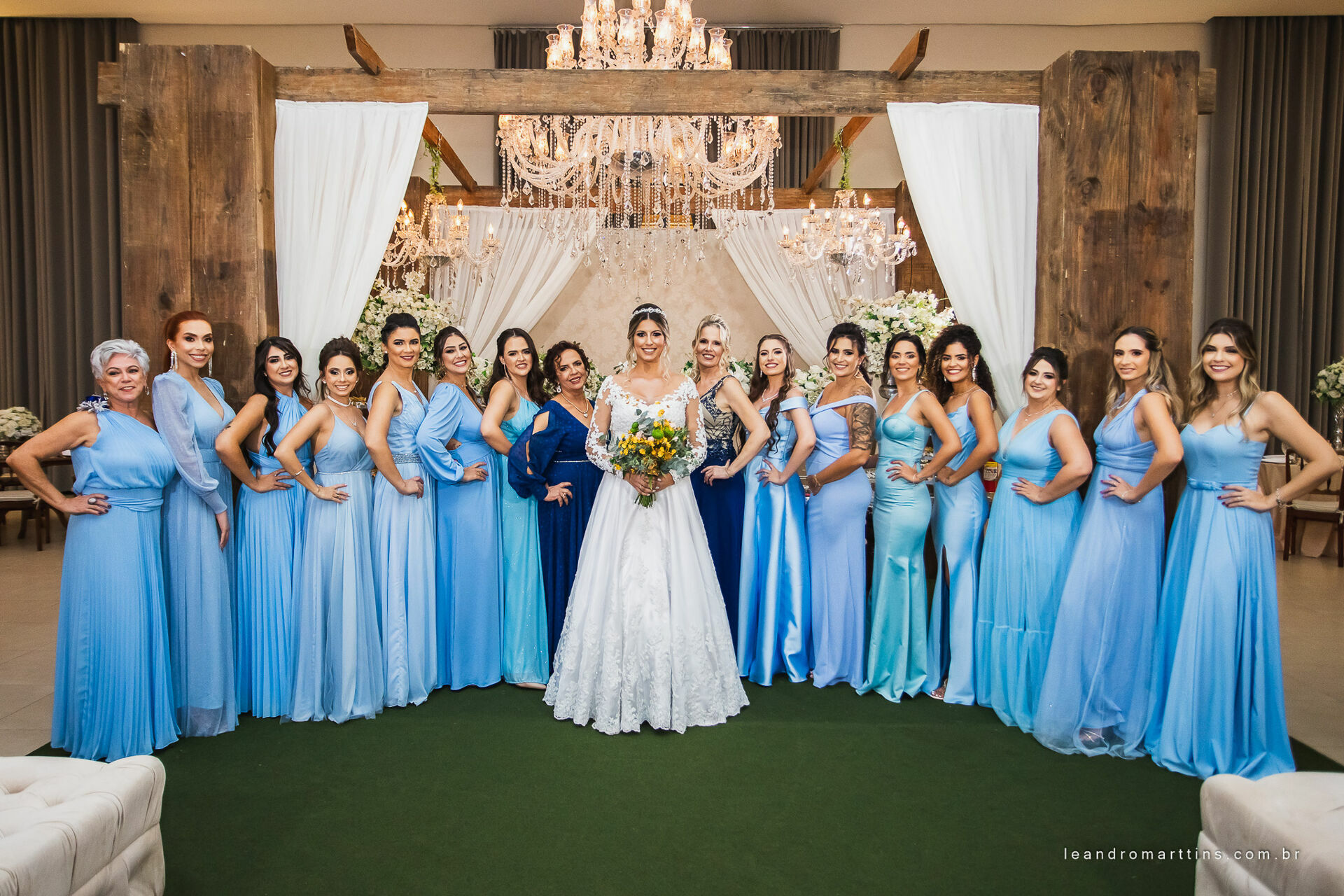 Casamento Laura e Davi no espaço Bella Faria Eventos