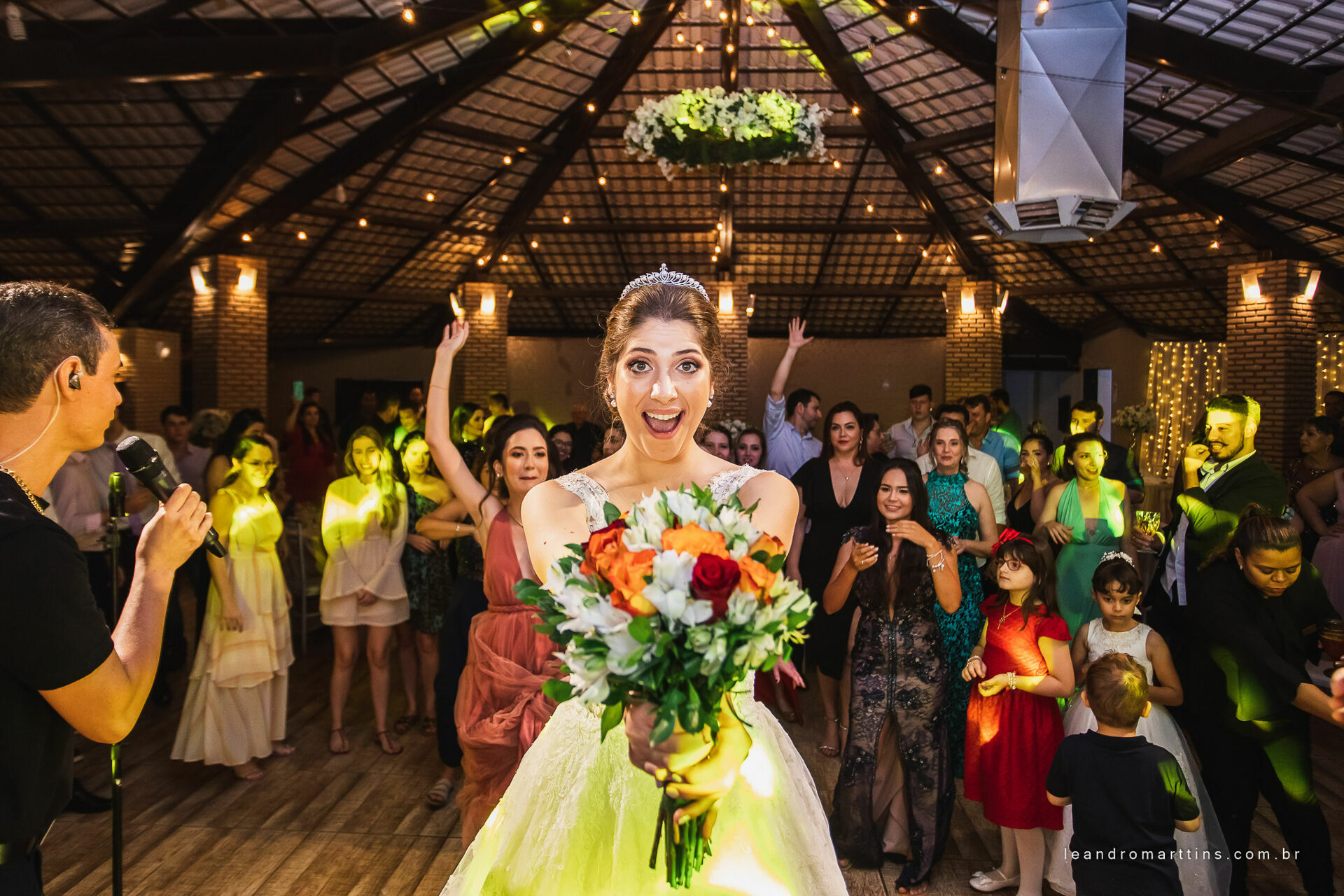 Casamento Caroline e Leonardo na Igreja Nossa Senhora do Brasil