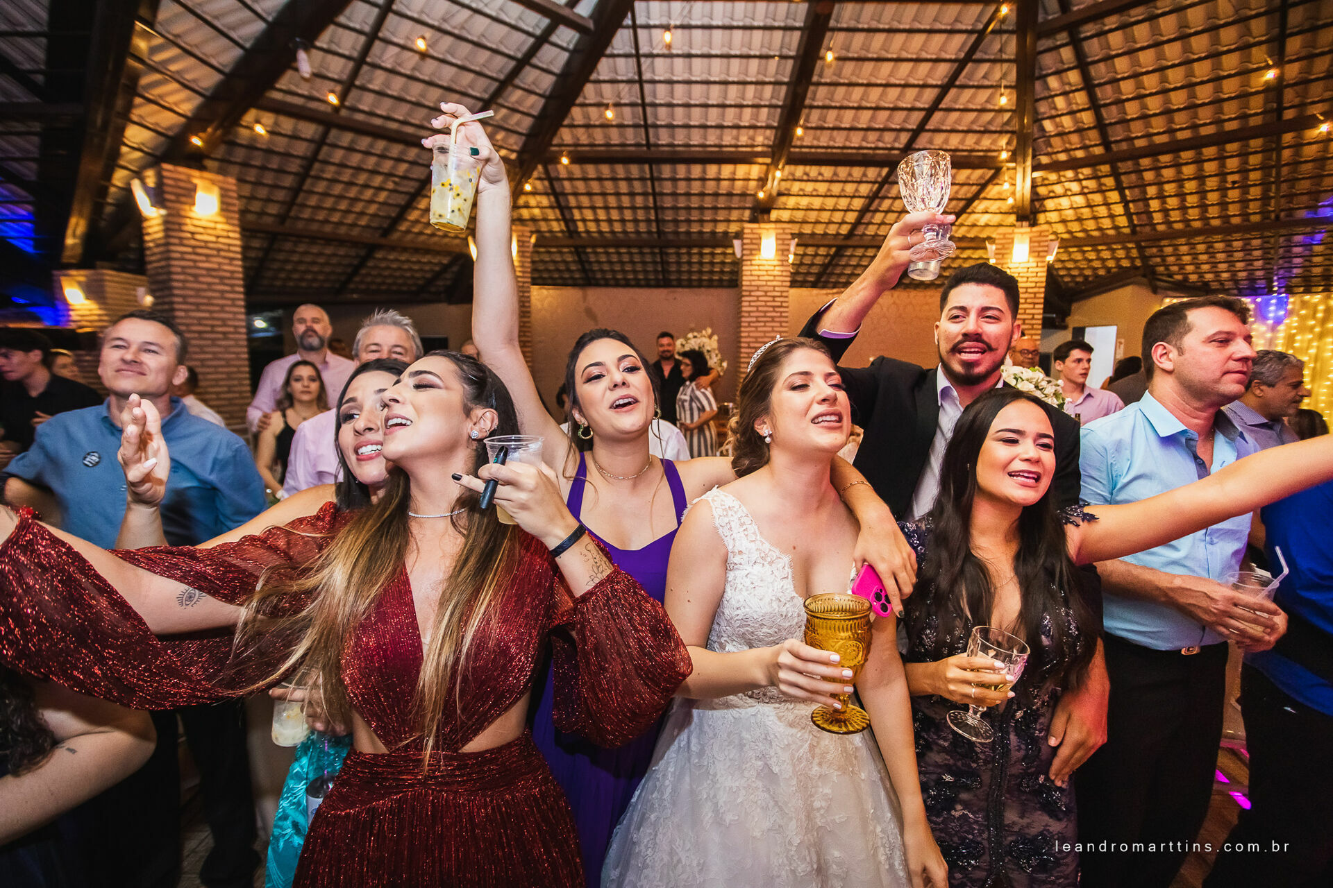 Casamento Caroline e Leonardo na Igreja Nossa Senhora do Brasil