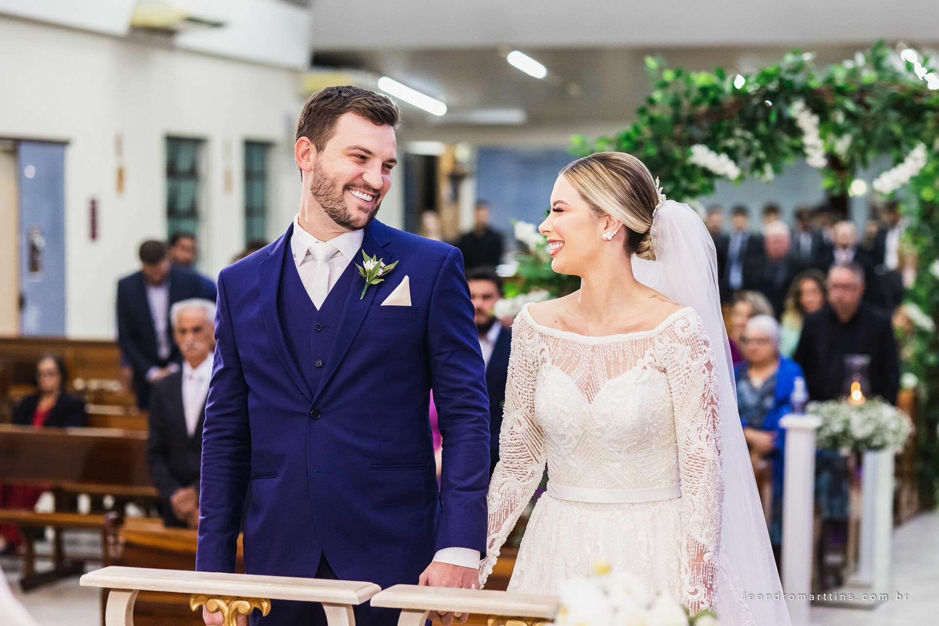 Casamento Thayna e Fernando no espaço Casa Évora Eventos