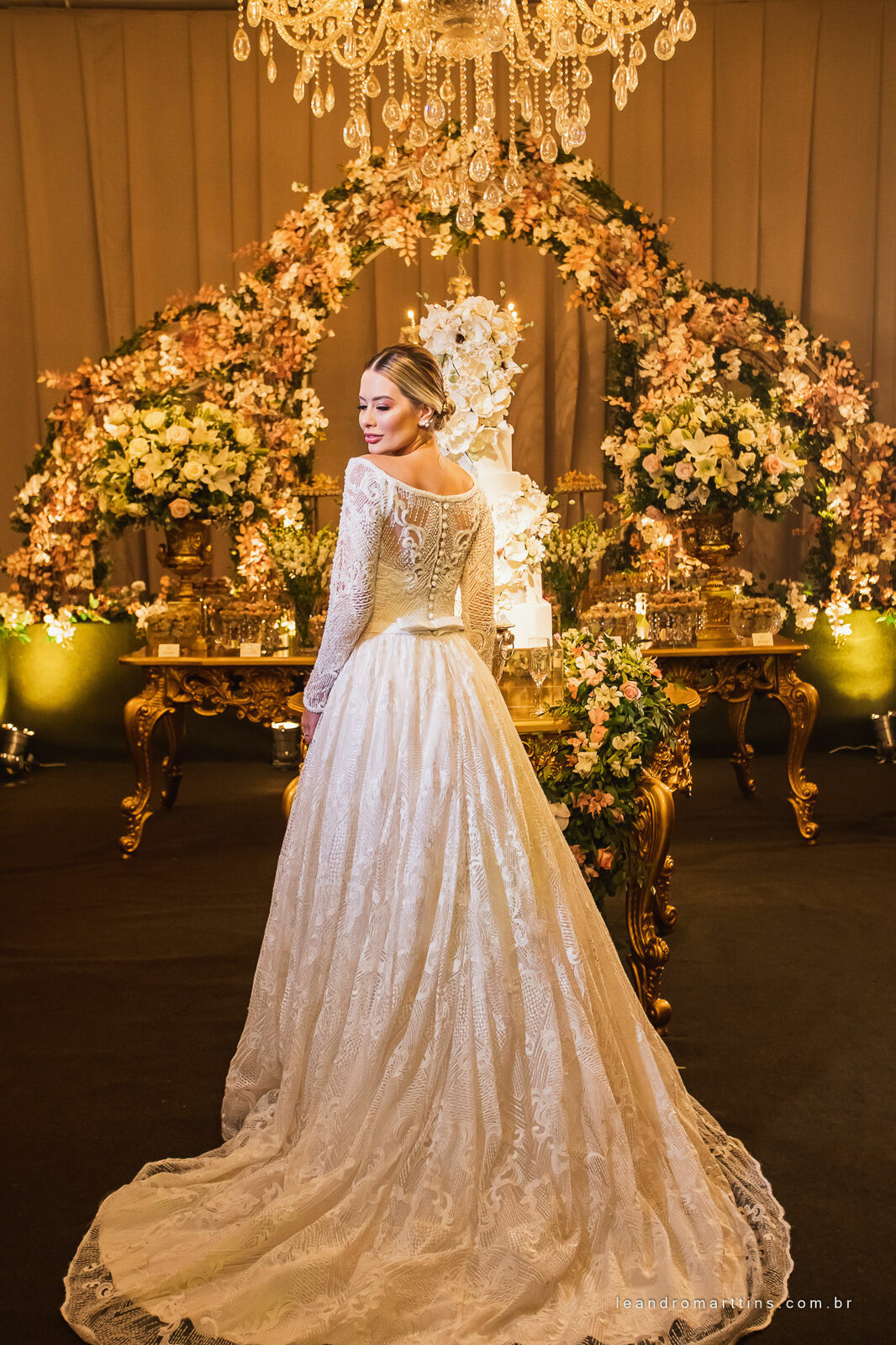 Casamento Thayna e Fernando no espaço Casa Évora Eventos