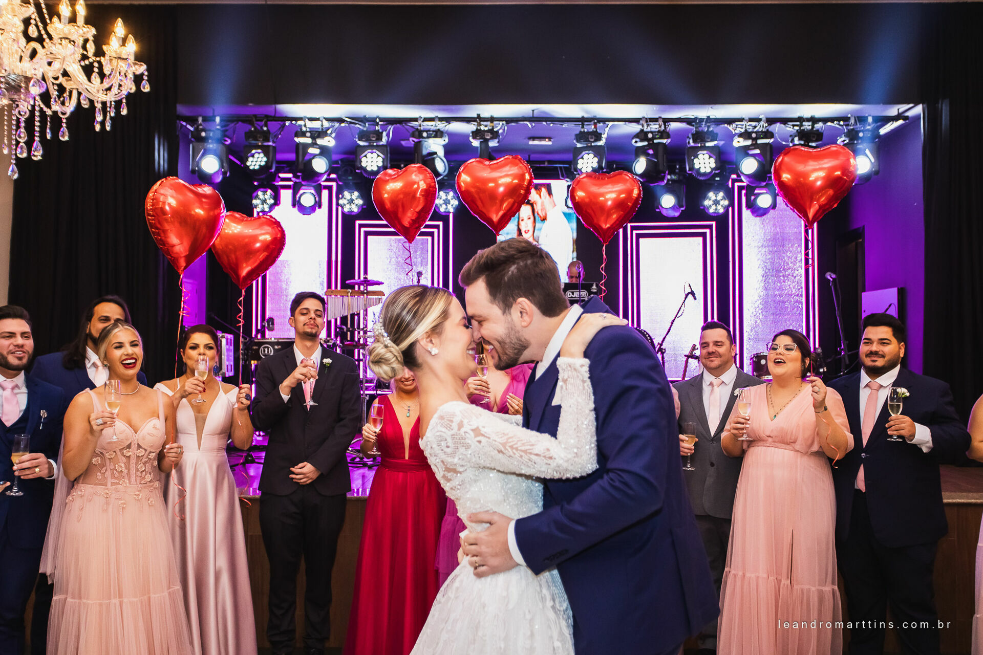 Casamento Thayna e Fernando no espaço Casa Évora Eventos