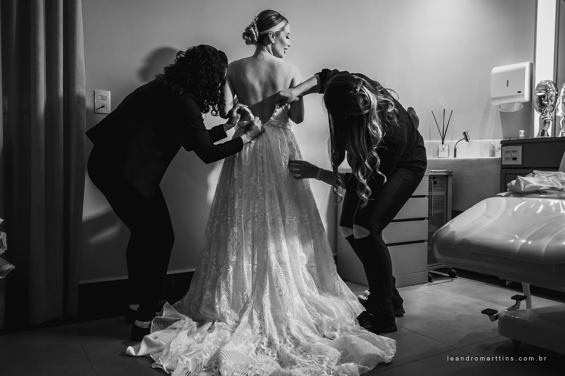 Casamento Thayna e Fernando no espaço Casa Évora Eventos