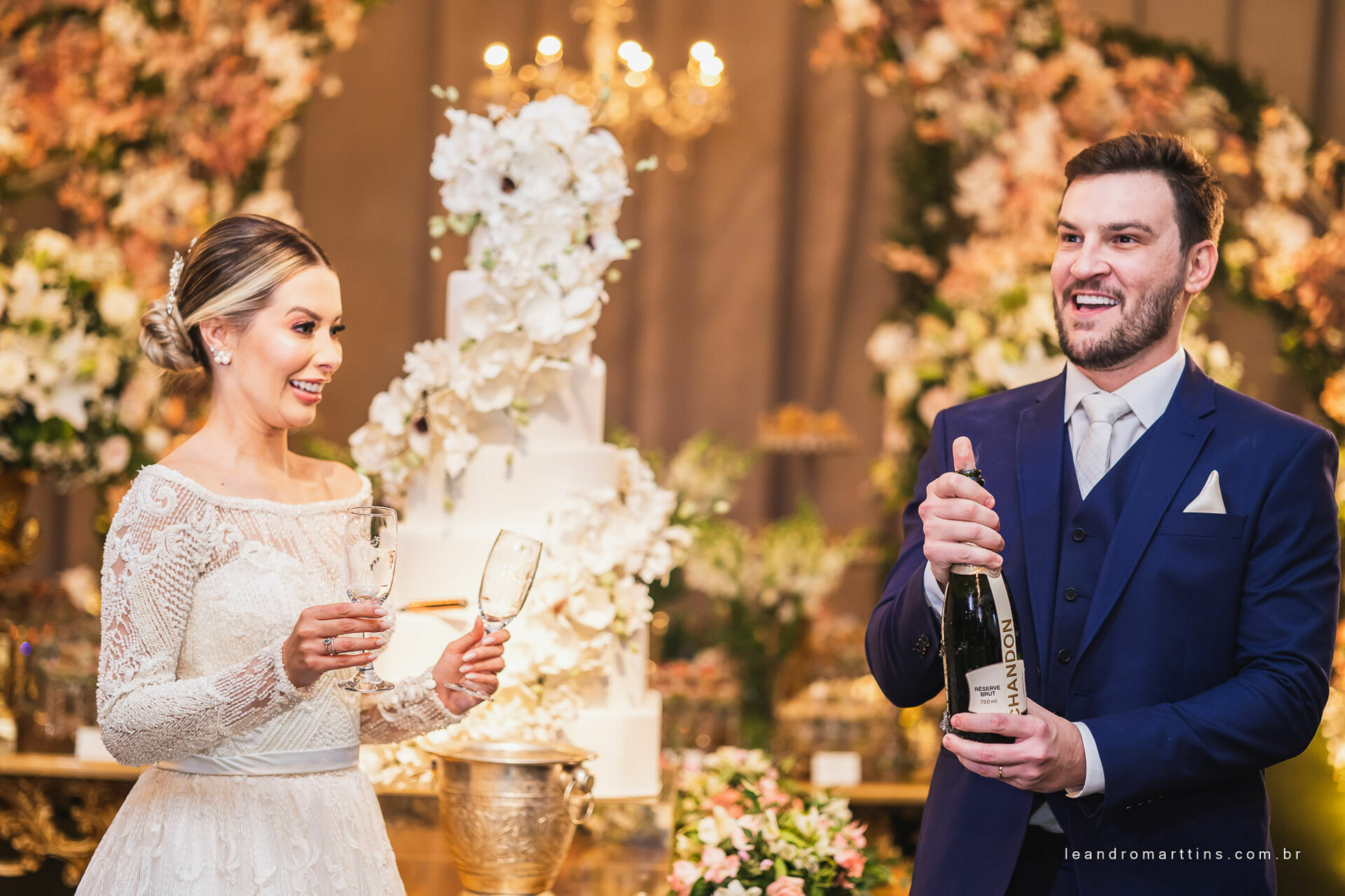 Casamento Thayna e Fernando no espaço Casa Évora Eventos