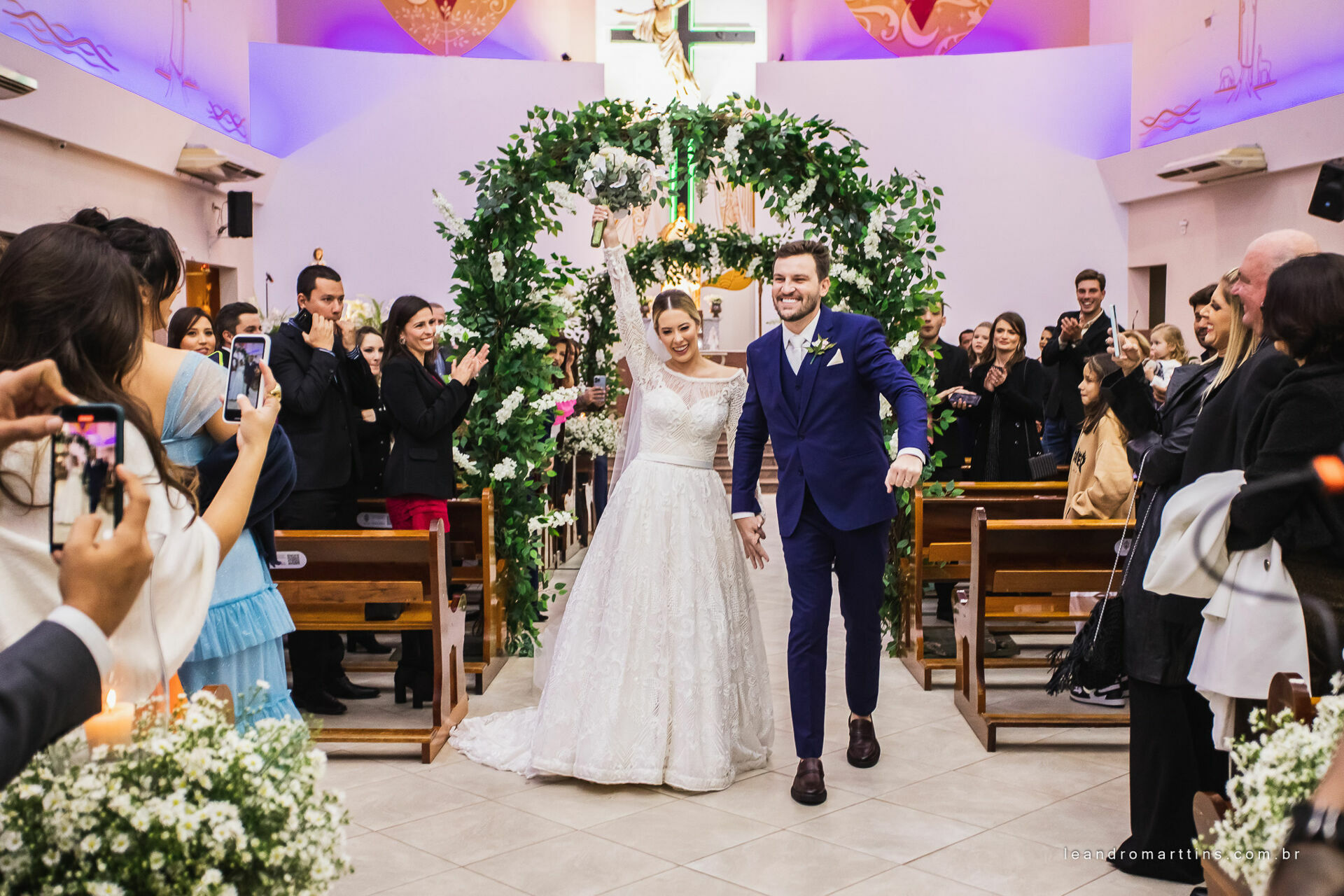Casamento Thayna e Fernando no espaço Casa Évora Eventos