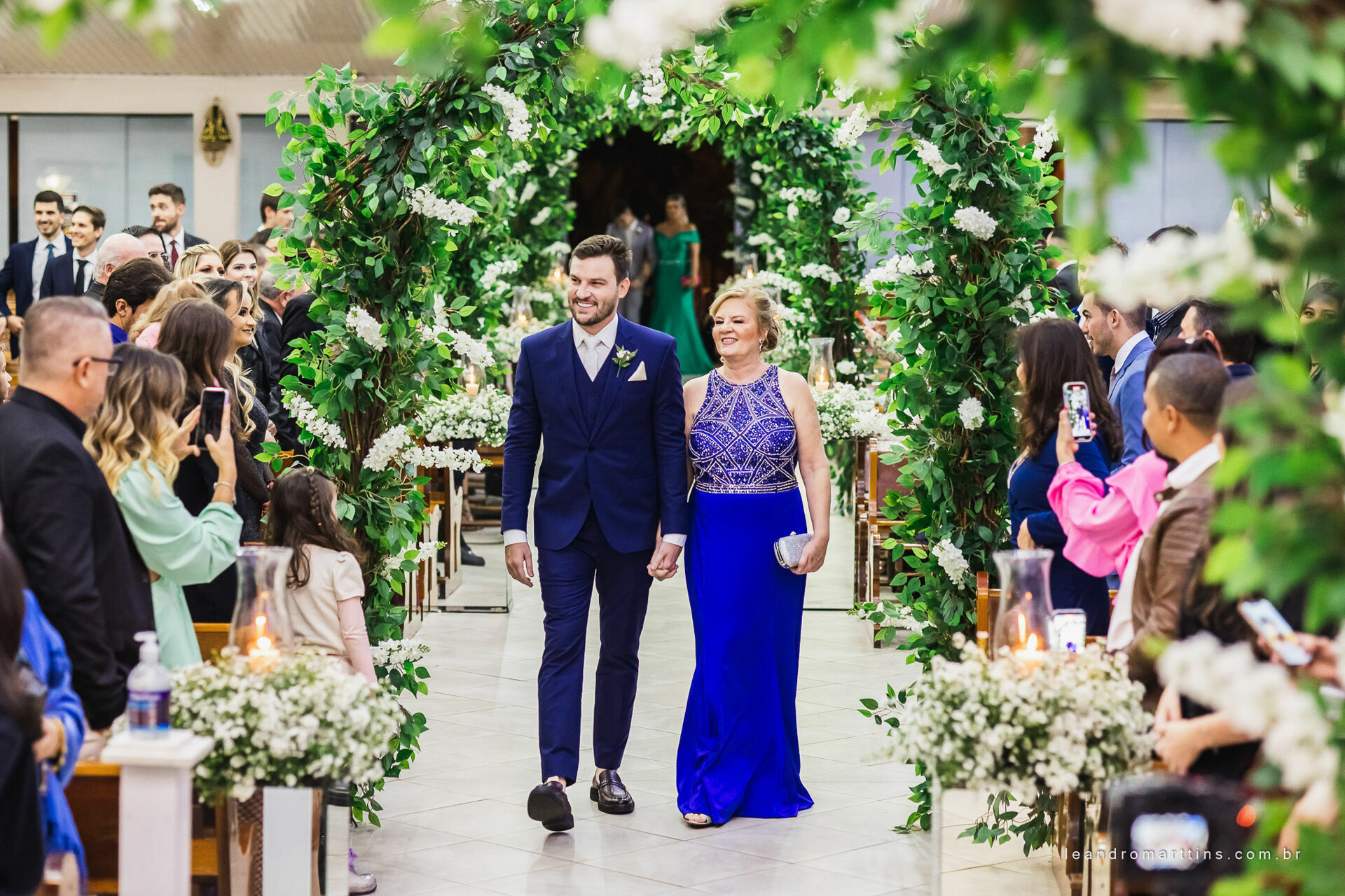 Casamento Thayna e Fernando no espaço Casa Évora Eventos