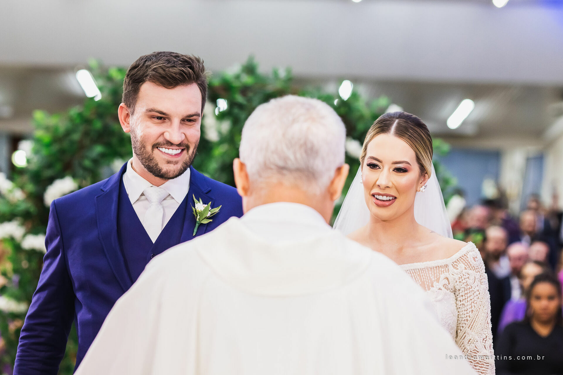 Casamento Thayna e Fernando no espaço Casa Évora Eventos
