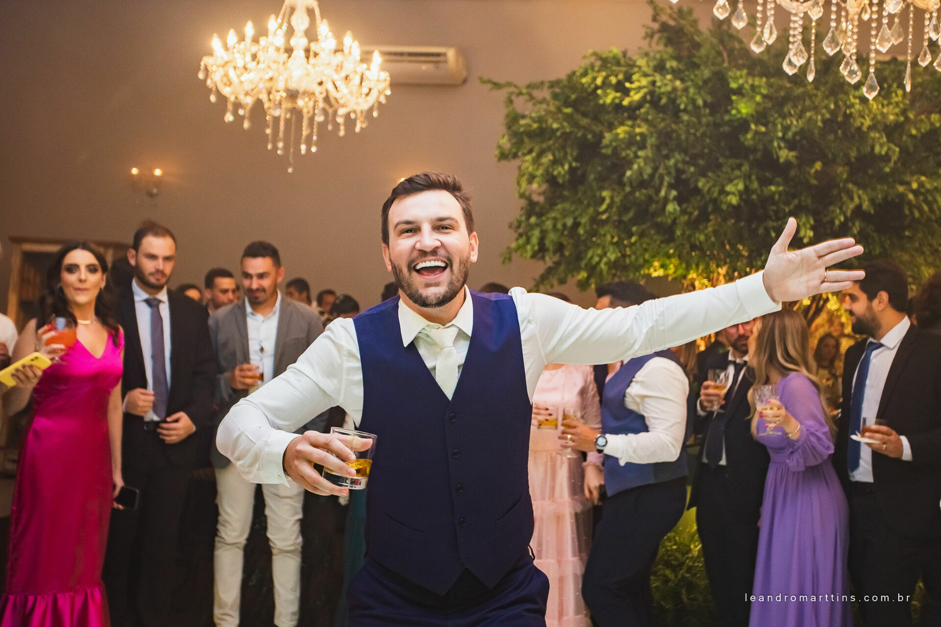 Casamento Thayna e Fernando no espaço Casa Évora Eventos