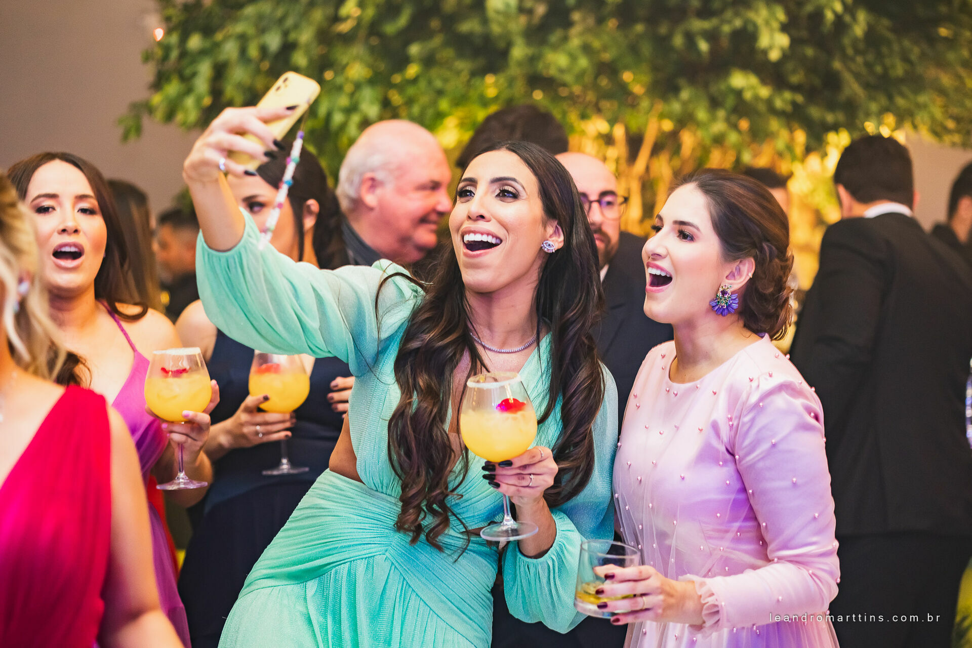 Casamento Thayna e Fernando no espaço Casa Évora Eventos
