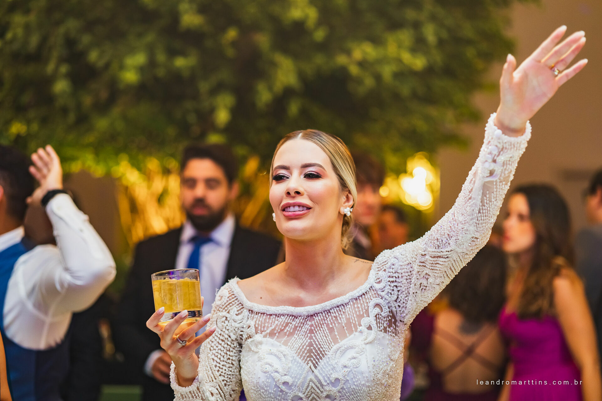 Casamento Thayna e Fernando no espaço Casa Évora Eventos